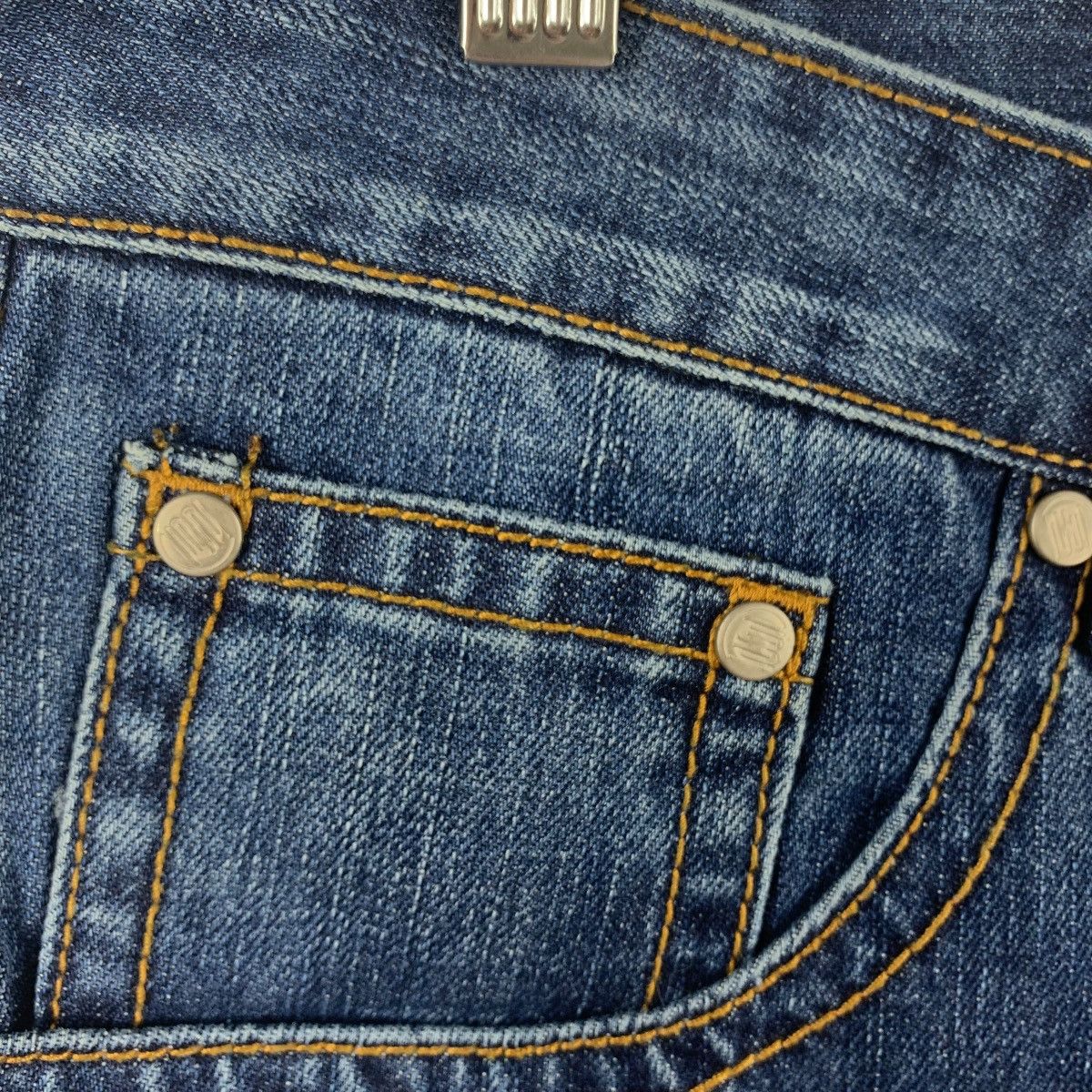 Japanese Brand LOT 29 x BUGS BUNNY embroidery design blue jeans Size US 34 / EU 50 - 7 Thumbnail