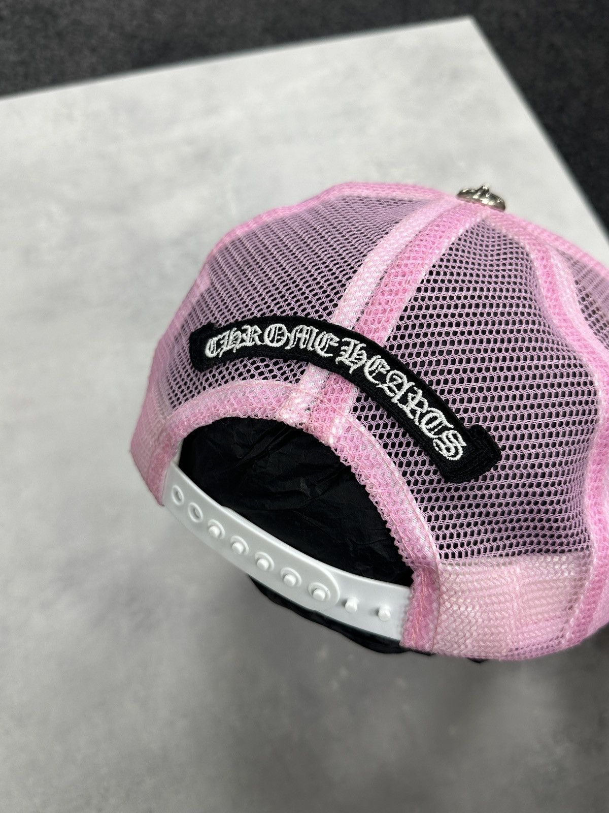 Chrome Hearts Chrome Hearts Matty Boy Horseshoe Trucker Cap Pink Size ONE SIZE - 7 Thumbnail