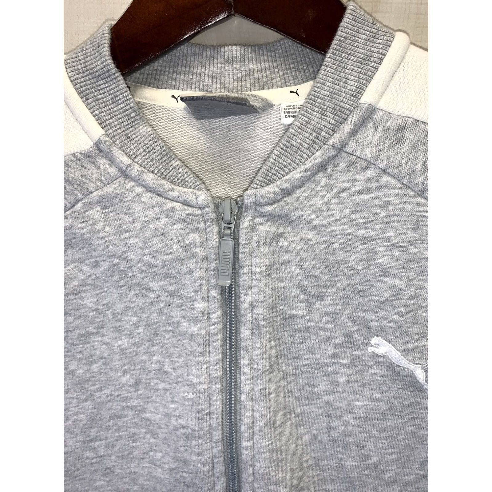 Puma Puma Women’s SZ S Gray/White Full Zip Sweater Jacket EUC #3214 Jacket XS? Size S / US 4 / IT 40 - 7 Thumbnail