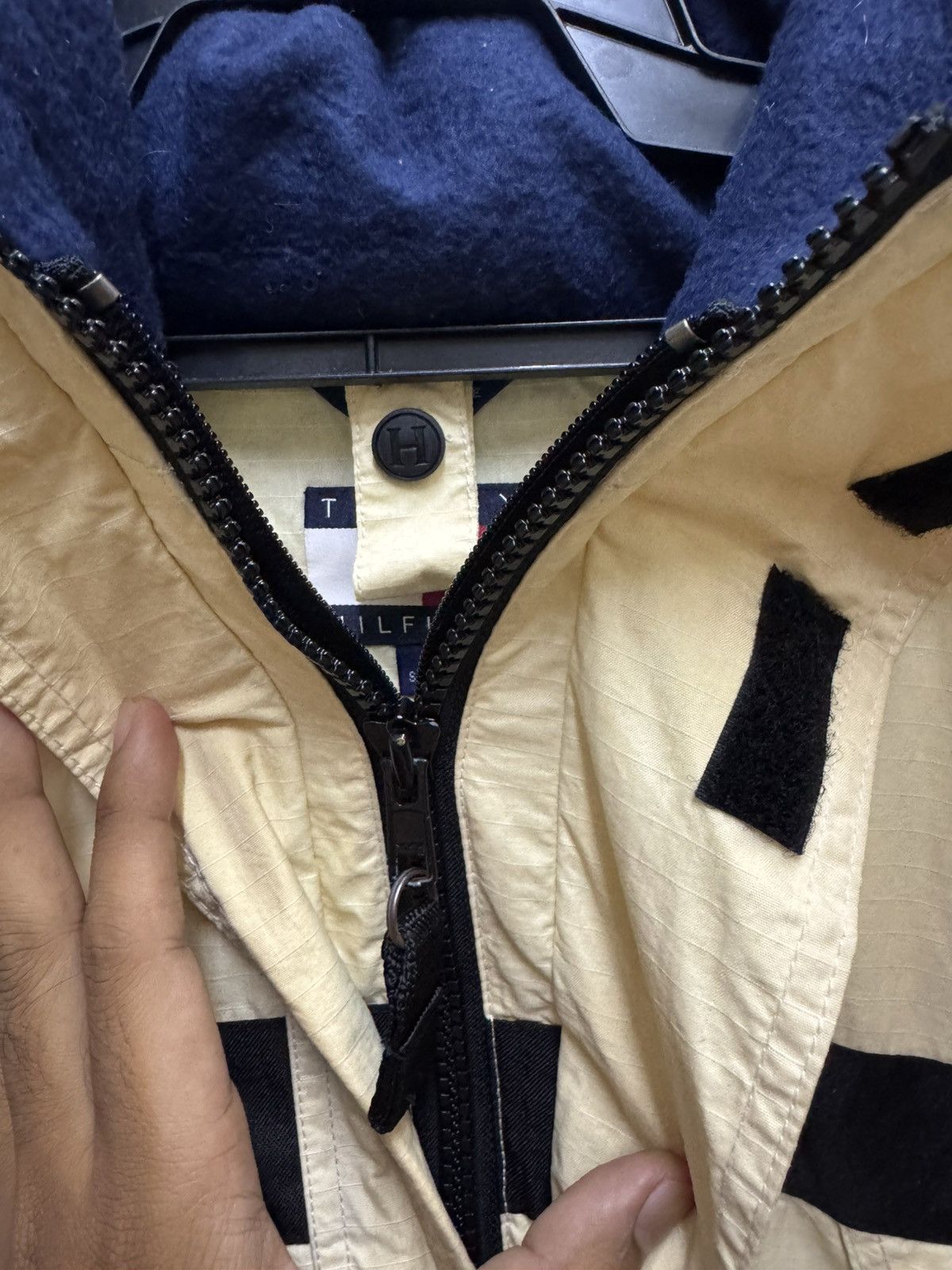 Tommy Hilfiger × Vintage Tommy Hilfiger Size US L / EU 52-54 / 3 - 4 Thumbnail