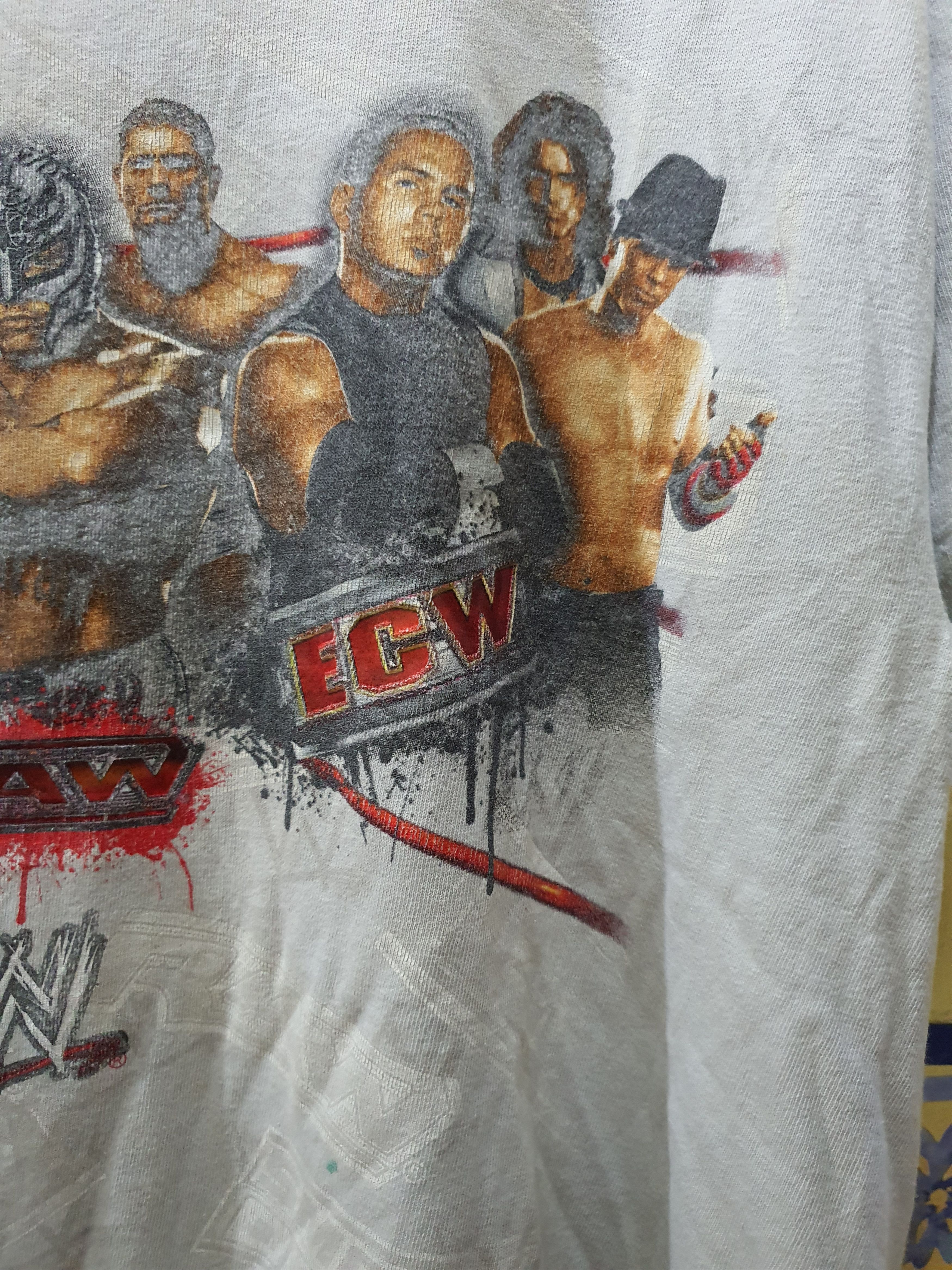 Vintage Vintage 2008 WWE Hybrid Smackdown vs Raw graphic T-shirt Size US L / EU 52-54 / 3 - 9 Thumbnail