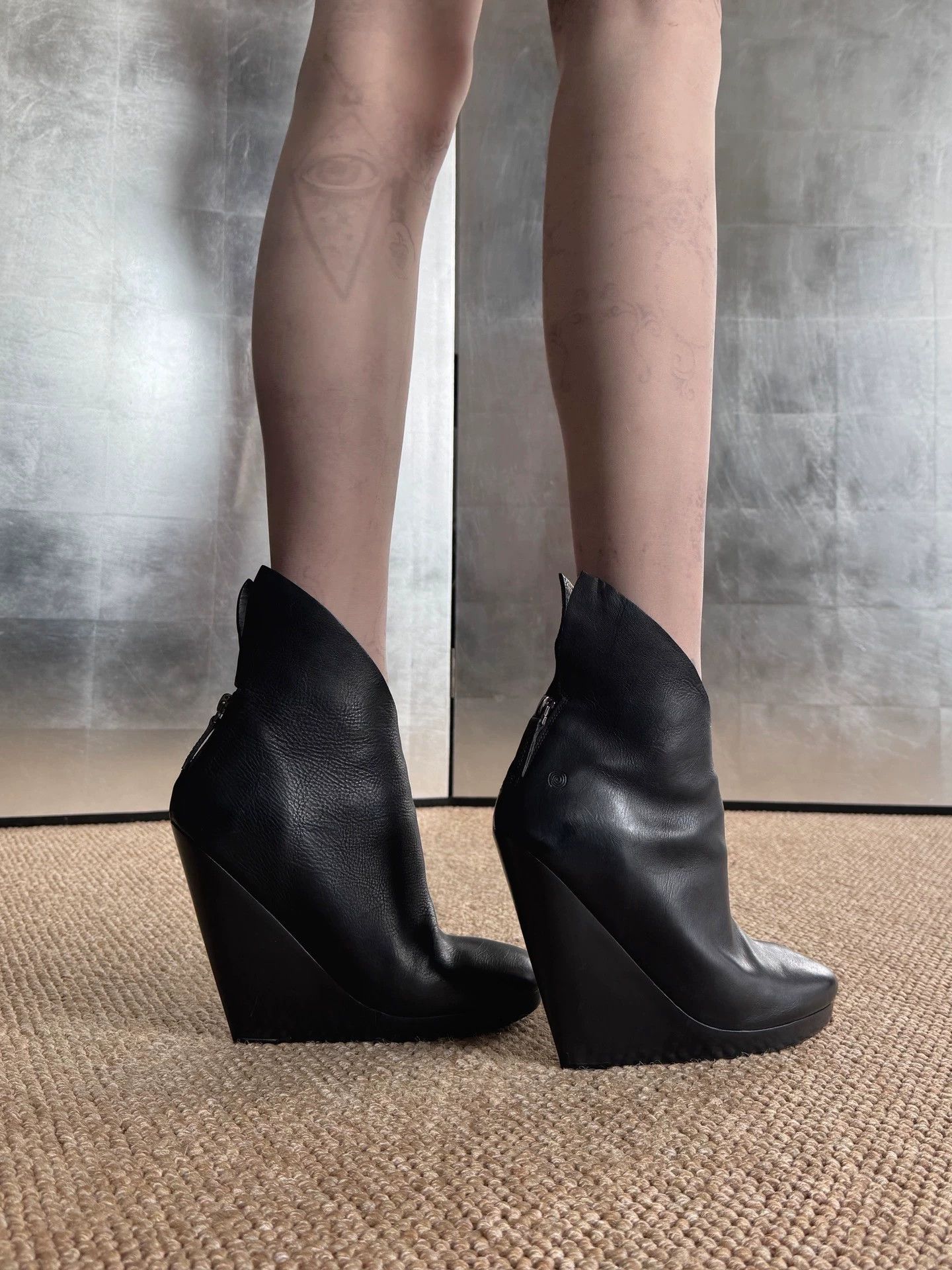 Other Vintage Italian Leather Asymmetric 13cm Block Heel Boots 39 Size US 8.5 / IT 38.5 - 1 Thumbnail