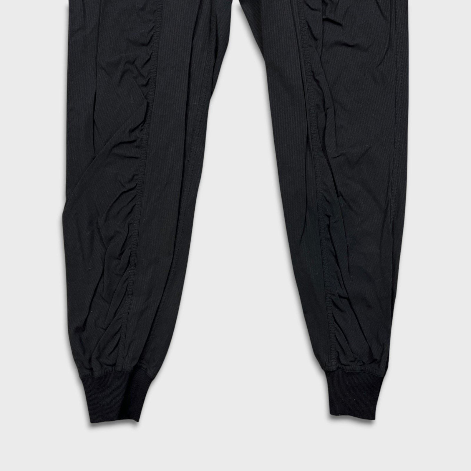 Lululemon Lululemon Dance Studio Mid-Rise Jogger Size 6 Athletic Taper Size 28" / US 6 / IT 42 - 4 Thumbnail