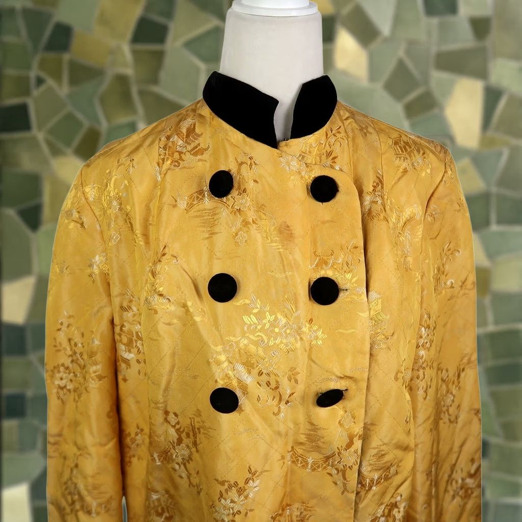 Velvet VINTAGE Jacket 70s Yellow Floral Silk Brocade Black Velvet Trim 12 Womens Size XL / US 12-14 / IT 48-50 - 1 Thumbnail