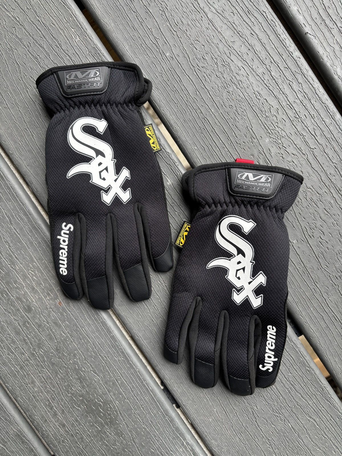 MLB × Supreme Supreme x Mechanix White Sox MLB Gloves | Grailed