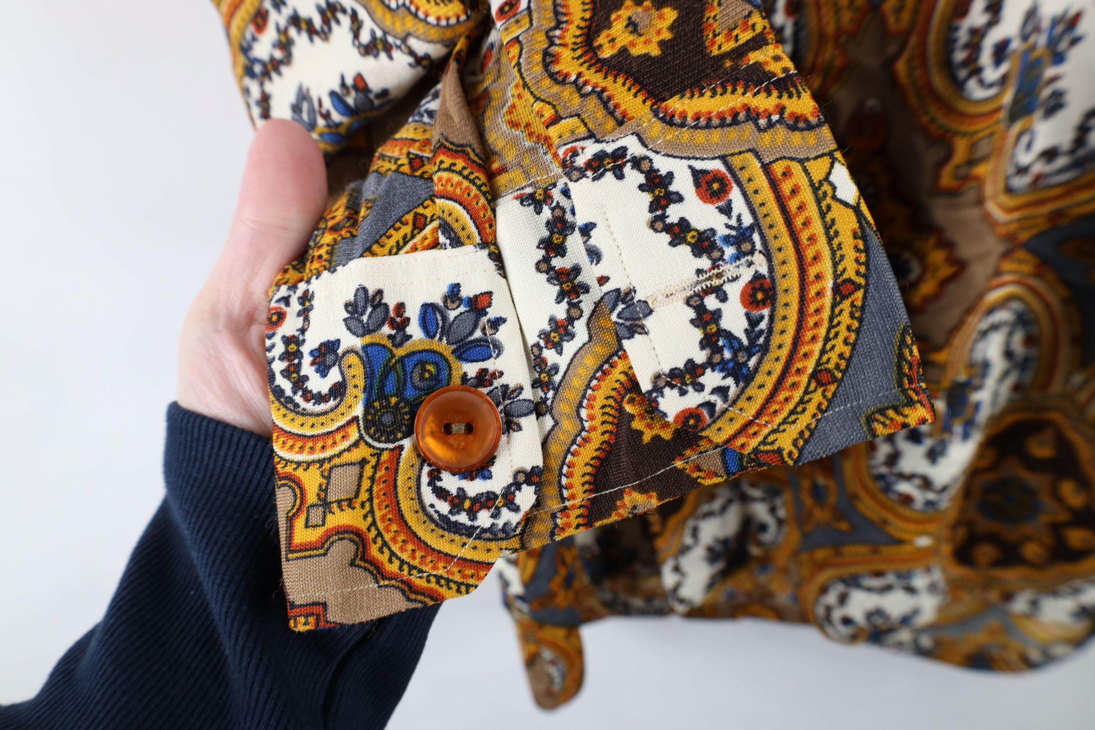 Vintage Vintage 60 70s Streetwear Tapestry Knit Button Shirt USA Size US M / EU 48-50 / 2 - 4 Thumbnail