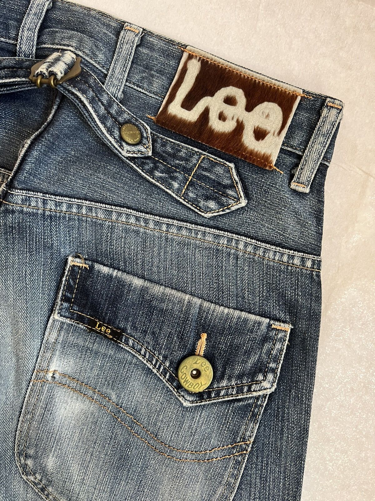 Lee Lee Cowboy Buckle Back Blue Wash Fading Distressed Denim Size US 31 - 14 Thumbnail