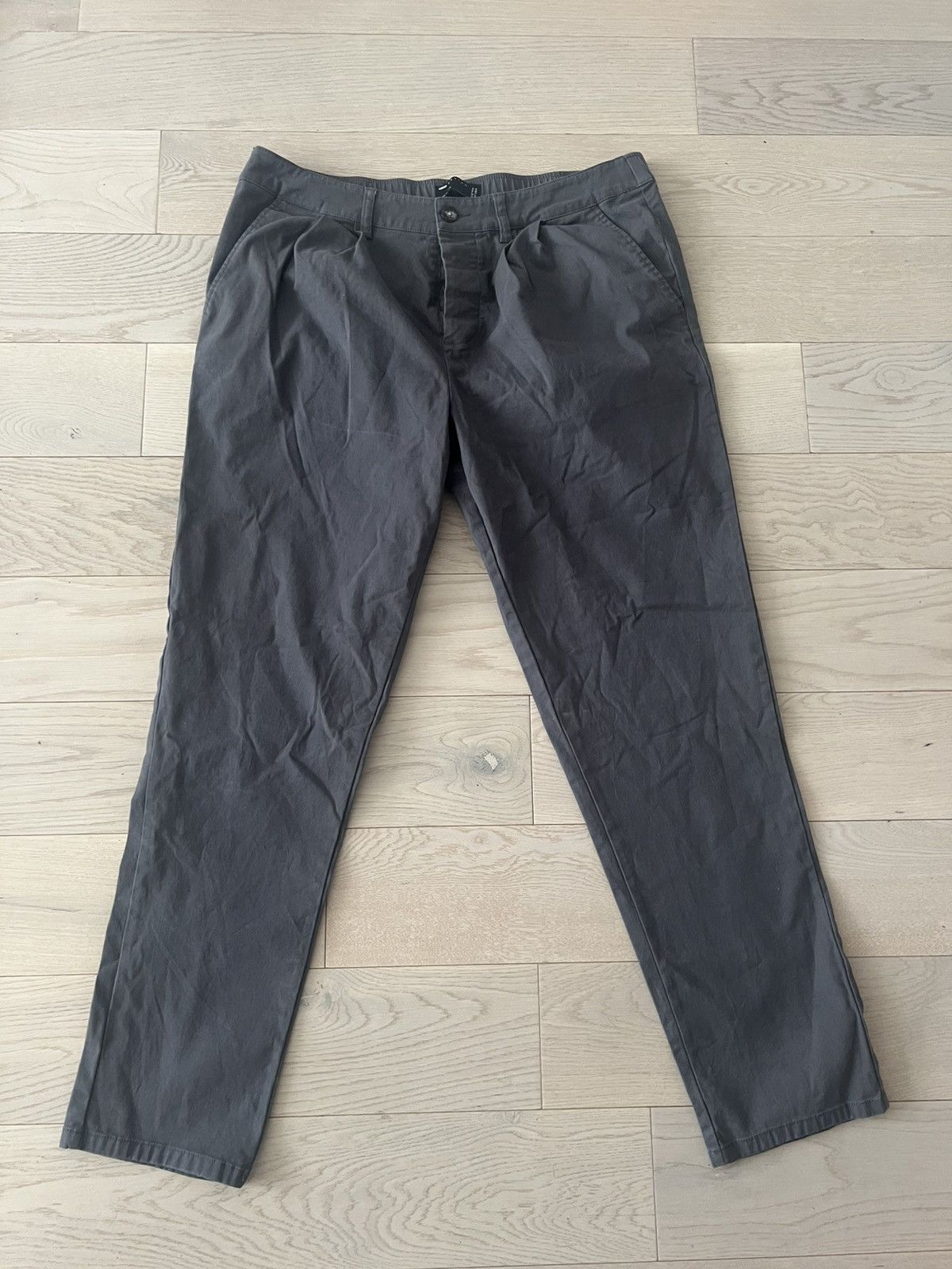 Asos ASOS DESIGN Dark Gray Trousers – Size 36x34 Size US 36 / EU 52 - 1 Thumbnail