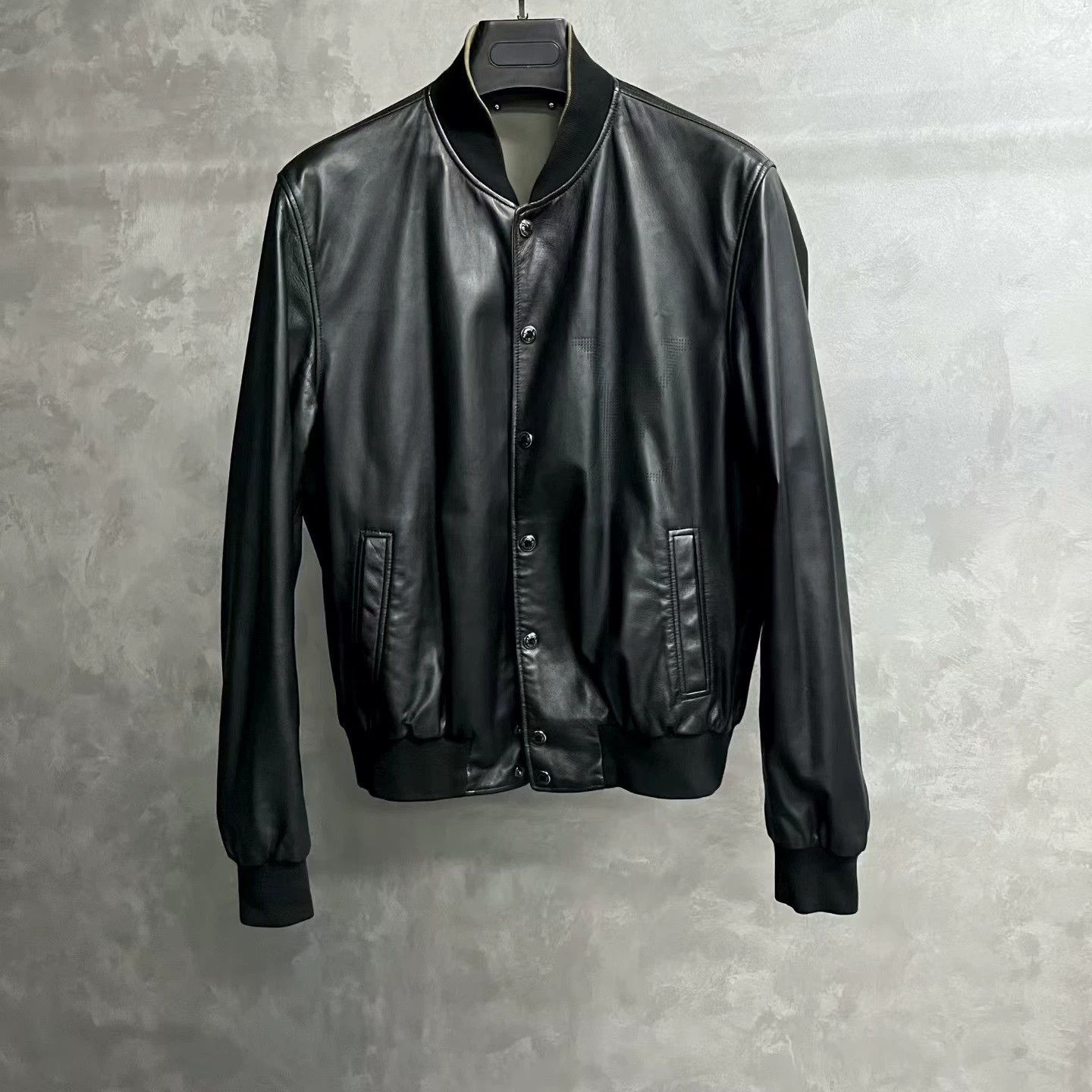 Louis Vuitton black reversible leather jacket with logo Size US L / EU 52-54 / 3 - 1 Thumbnail