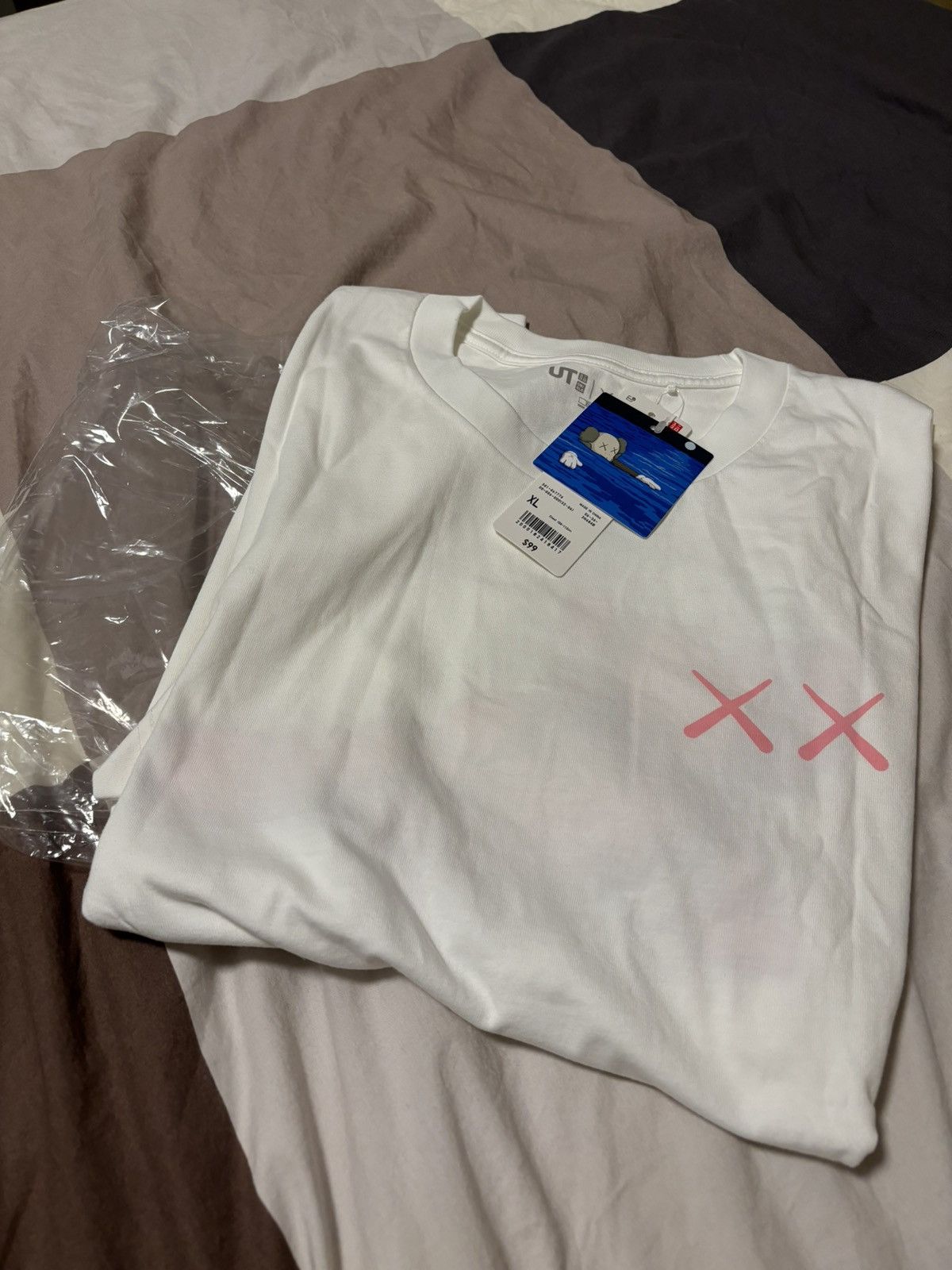 Kaws × Uniqlo Kaws Uniqlo White Tee Asia Sizing Size US L / EU 52-54 / 3 - 1 Thumbnail