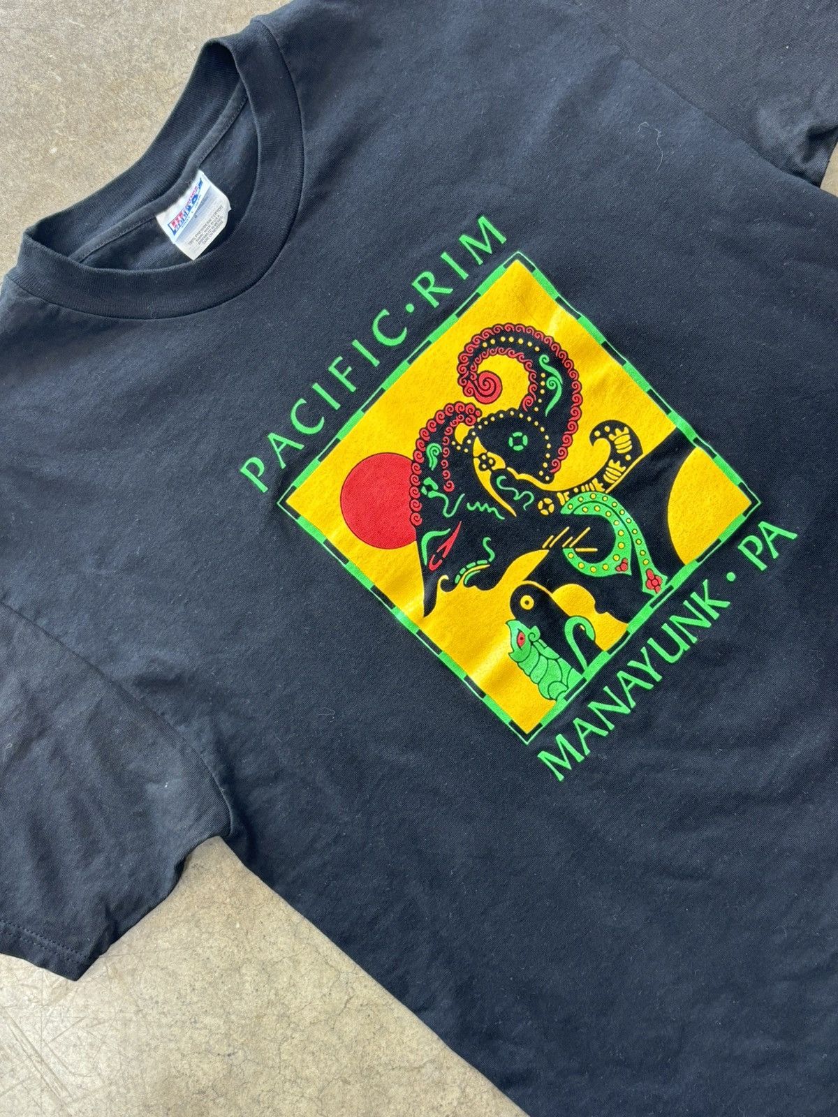 Vintage Vintage Pacific Rim Manayunk Tourist Vacation Tee Large Size US L / EU 52-54 / 3 - 1 Thumbnail