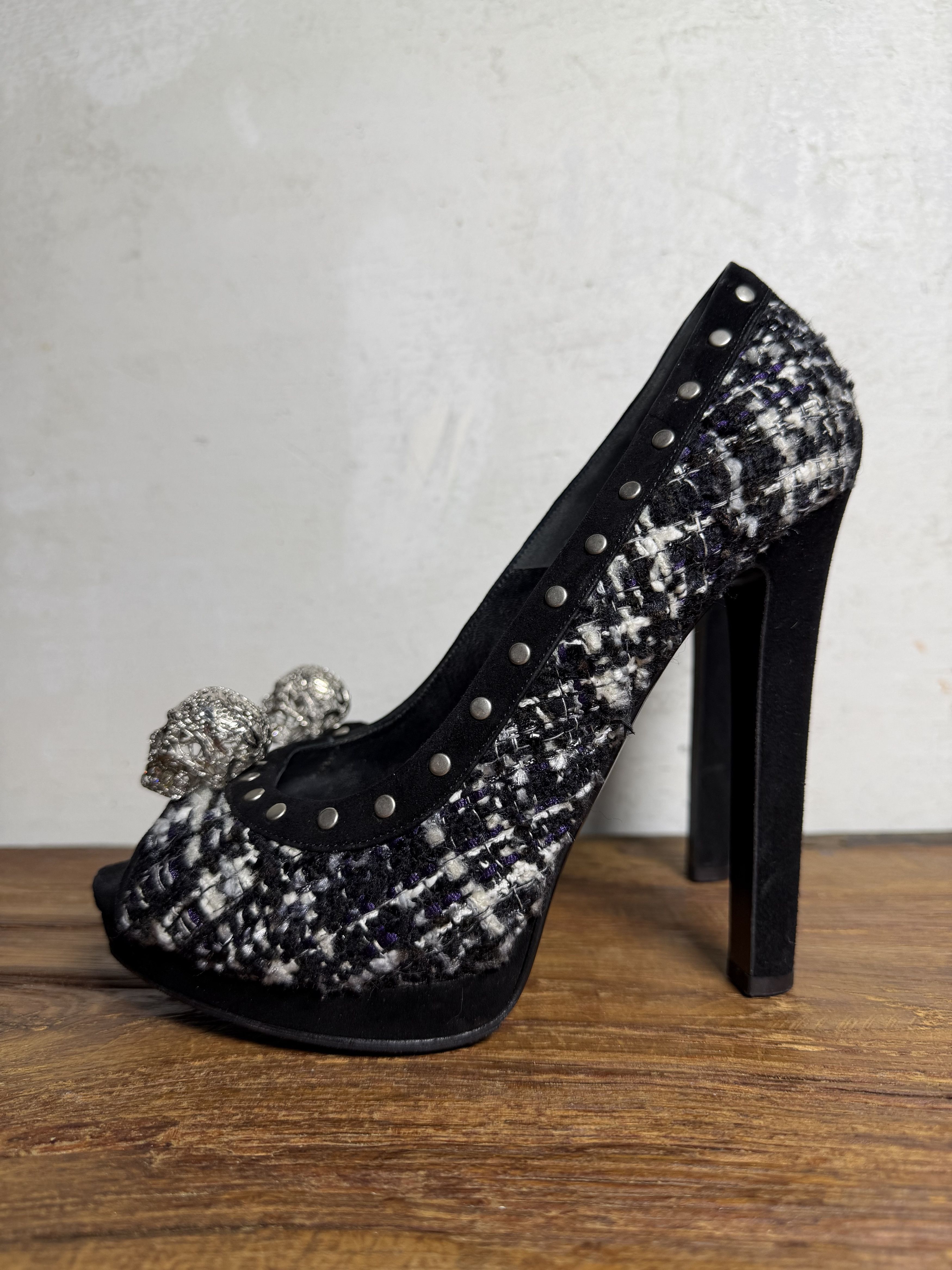 Alexander McQueen Alexander McQueen Tweed Studded Skull Peep Toe Pump Shoes Size US 9.5 / IT 39.5 - 2 Thumbnail