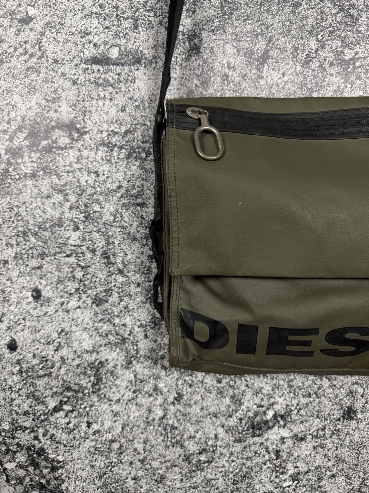 Diesel Vintage Diesel Messenger Bag Crossbody Y2K Streetwear Size ONE SIZE - 5 Thumbnail
