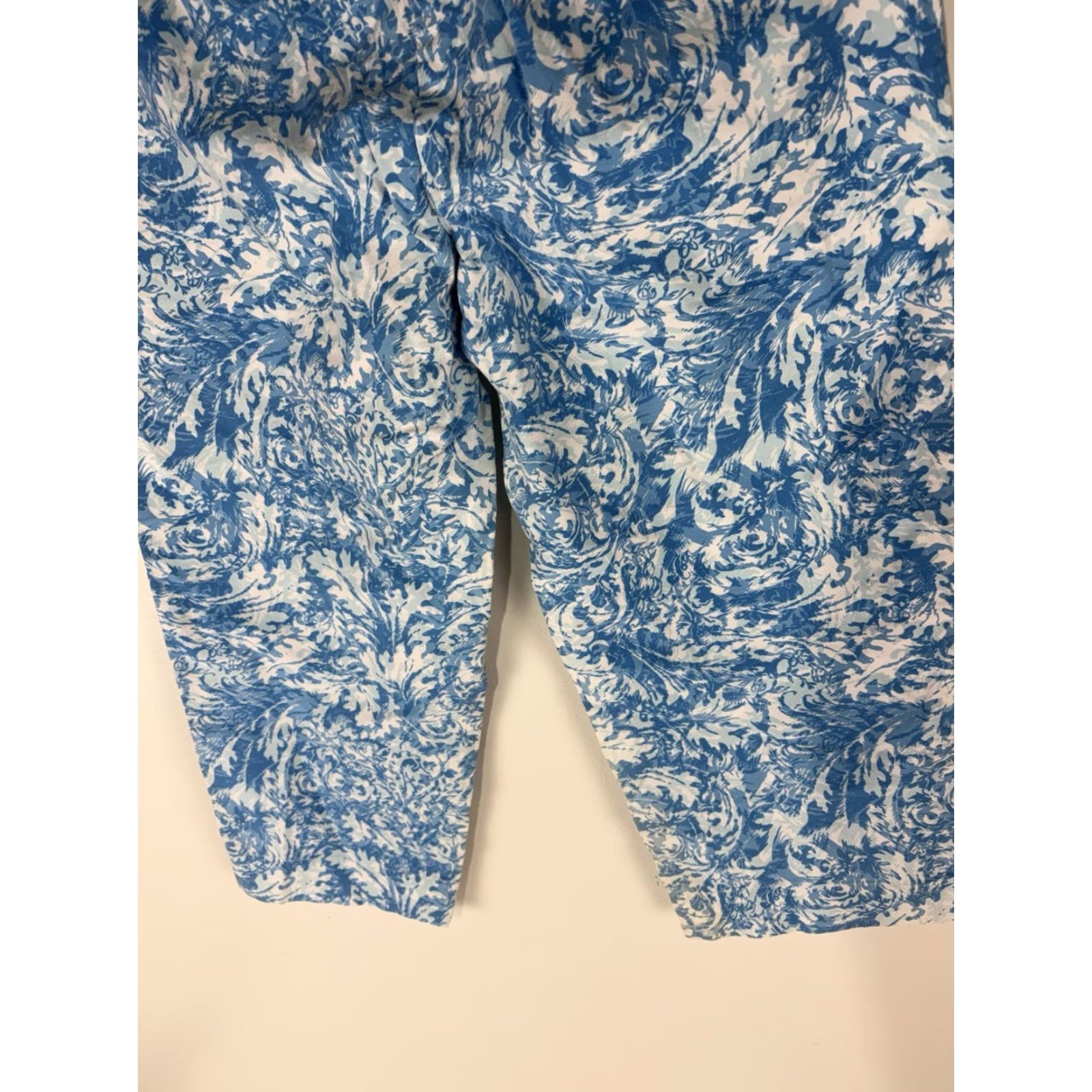 Talbots VINTAGE Talbots Petites Cropped Pants Women’s 6P Blue White Geometric Cotton Spandex Straight Leg Size 28" / US 6 / IT 42 - 6 Thumbnail