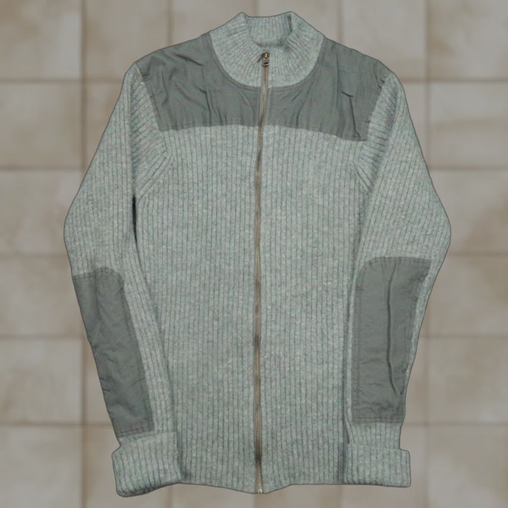 Vintage L.L. Bean Sweater Mens Small Slim Gray Merino Lambswool Full Zip Knit Wool, Heavyweight, Casual, Travel, Pattern Solid, Regular Size, Men Size US S / EU 44-46 / 1 - 1 Thumbnail