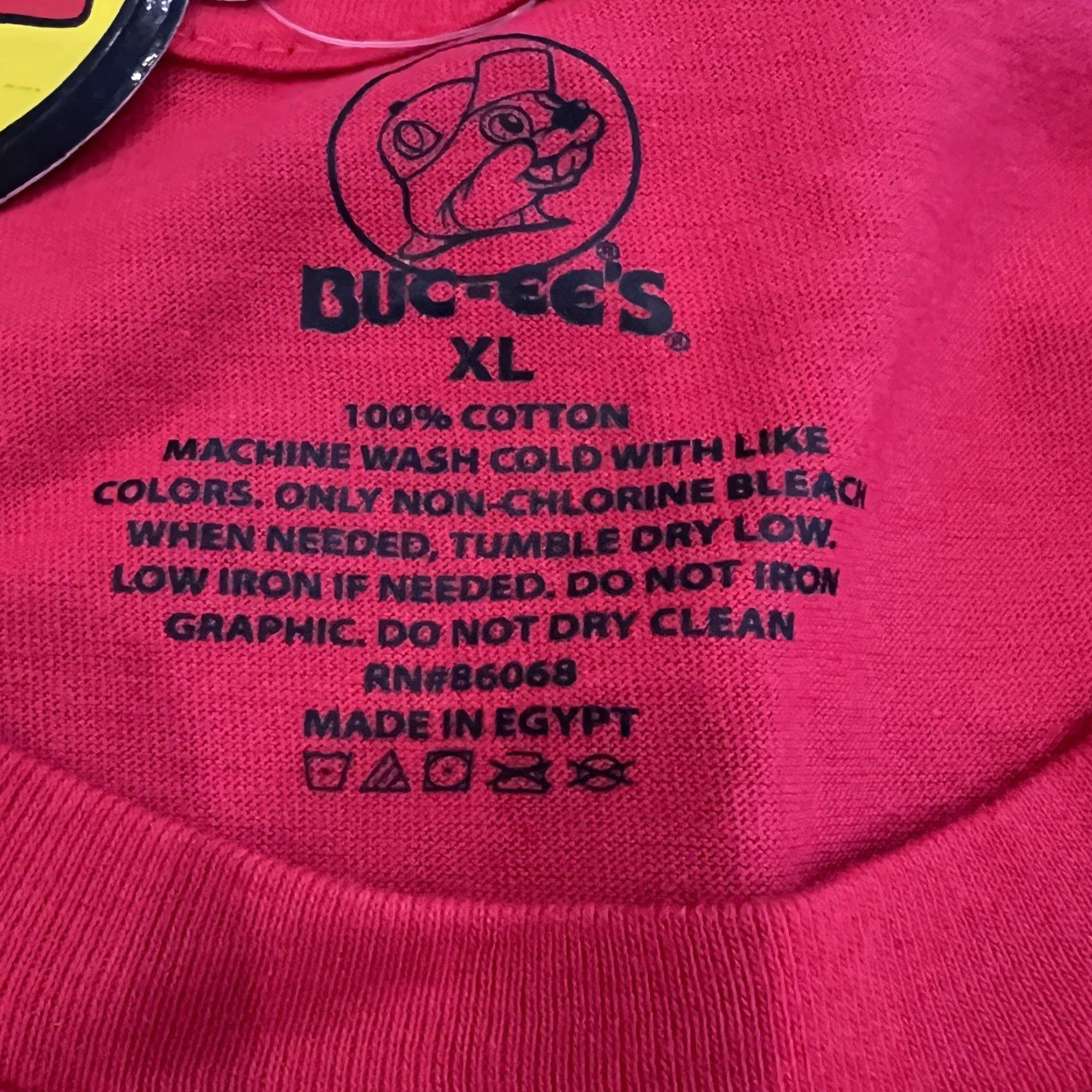 J Brand VINTAGE Buc-ee’s Men's T-Shirt XL Red Cotton Crew Neck Short Sleeve Sports Logo Casual Size US XL / EU 56 / 4 - 3 Thumbnail