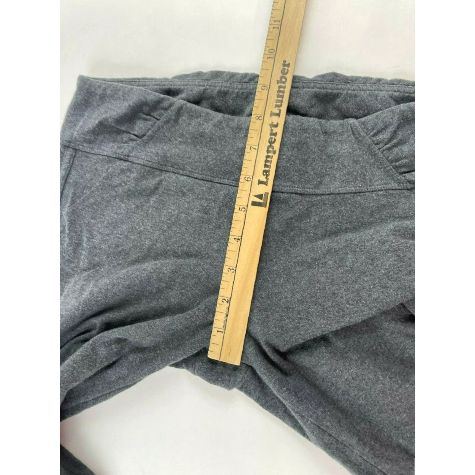 Athleta Athleta Capri Pants Women's Size S Gray Pull On Ruched Side Hem Waistband Activewear Yoga Pants Miss? No Tag Removed? (Grey) Women Size 28" / US 6 / IT 42 - 4 Thumbnail