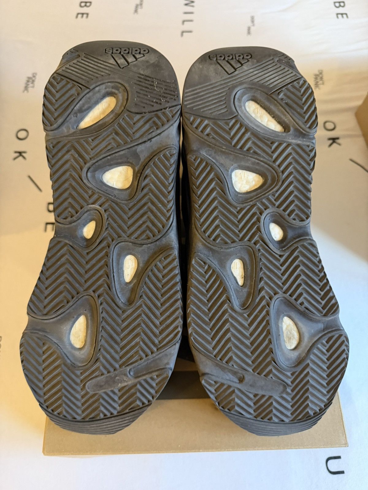 Yeezy Adidas Yeezy Boost 700 V2 Utility Black 12.5US Size US 12.5 / EU 45-46 - 8 Thumbnail