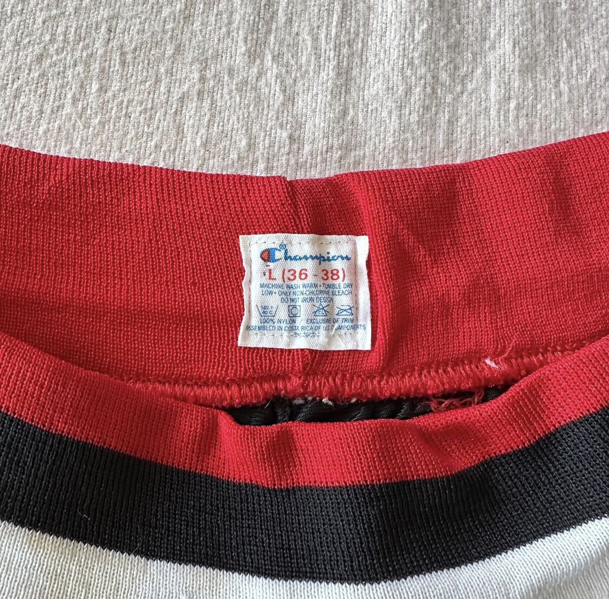 Champion Chicago Bulls Black Champion Shorts NBA 36/38 L NO Pocket Size US 36 / EU 52 - 3 Thumbnail