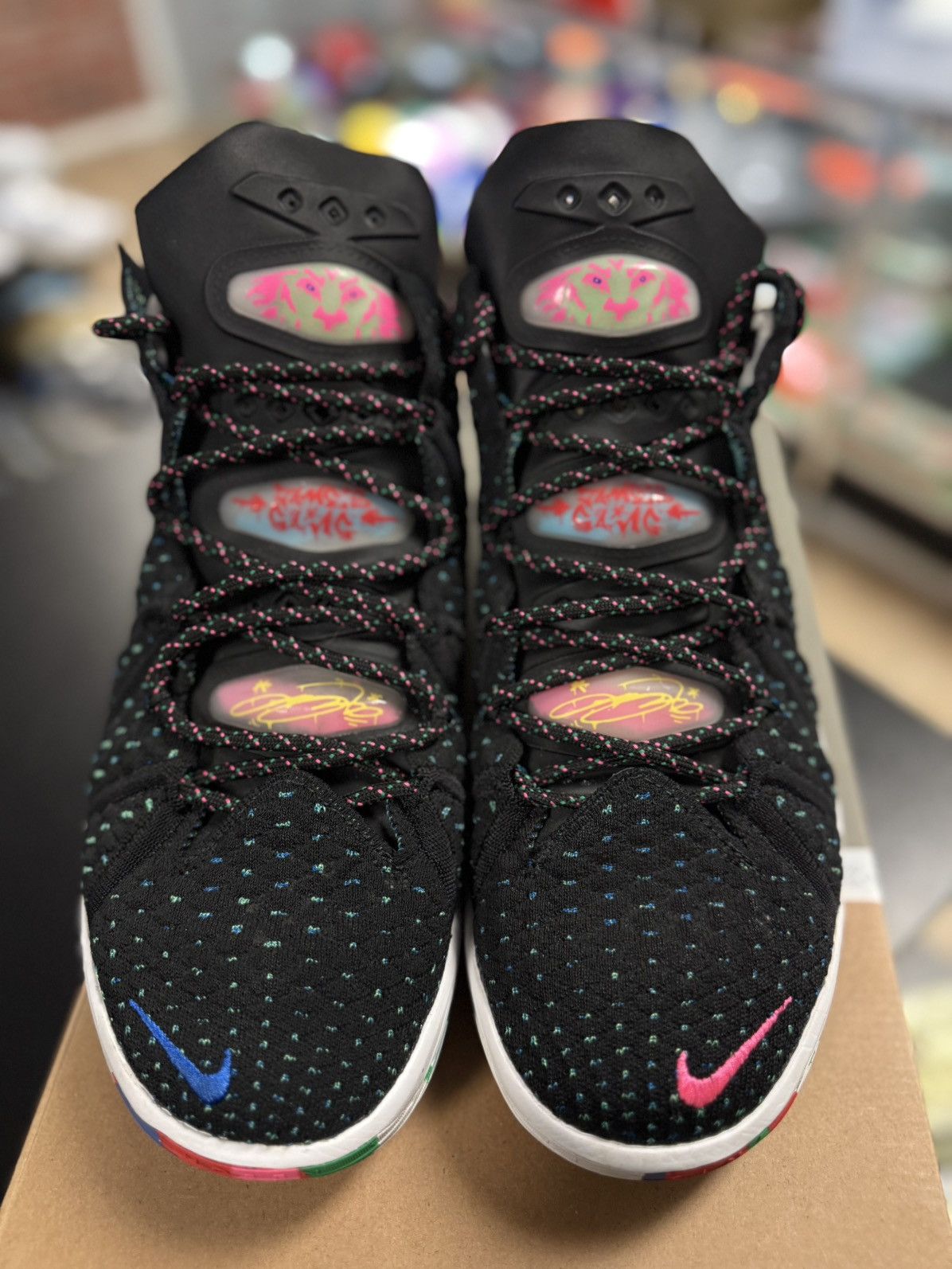 Nike Lebron XV||| Basketball Shoes Size 10 Men’s W Box Size US 10 / EU 43 - 4 Thumbnail