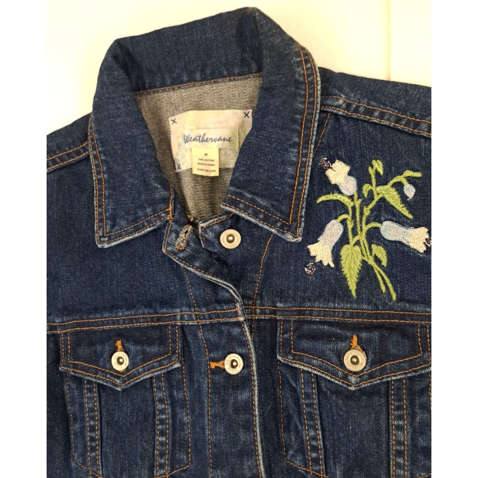 Vintage VINTAGE Weathervane Embroidered Flowers Blue Denim Jacket Bomber Jacket Women M Blue/Flower 22in Short Buttoned Pit to Pit 18in Size 32" / US 10 / IT 46 - 3 Thumbnail