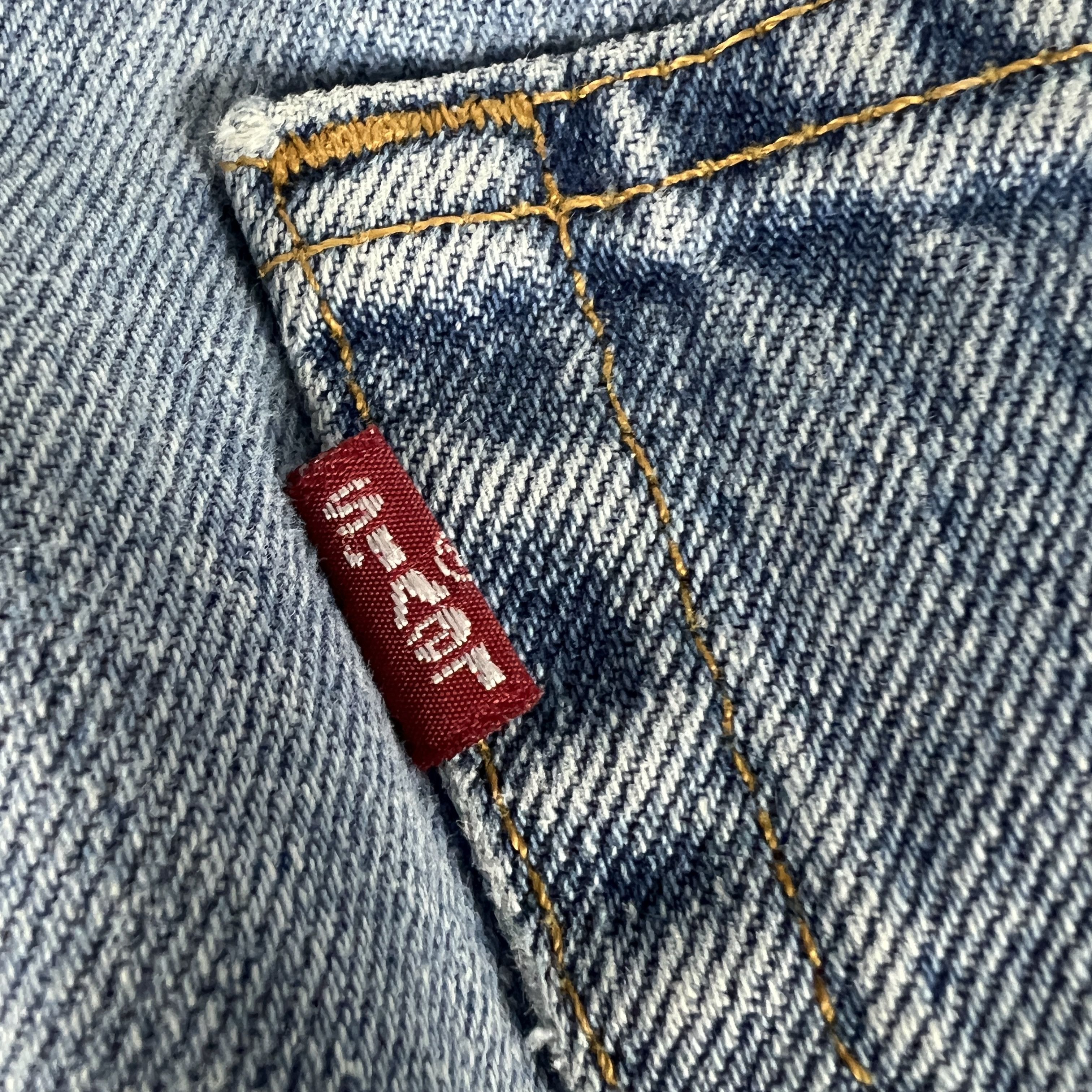 Levi's × Vintage Y2K Levi's Jeans 550 Relaxed Blue Faded Cotton Denim Size US 36 / EU 52 - 13 Thumbnail