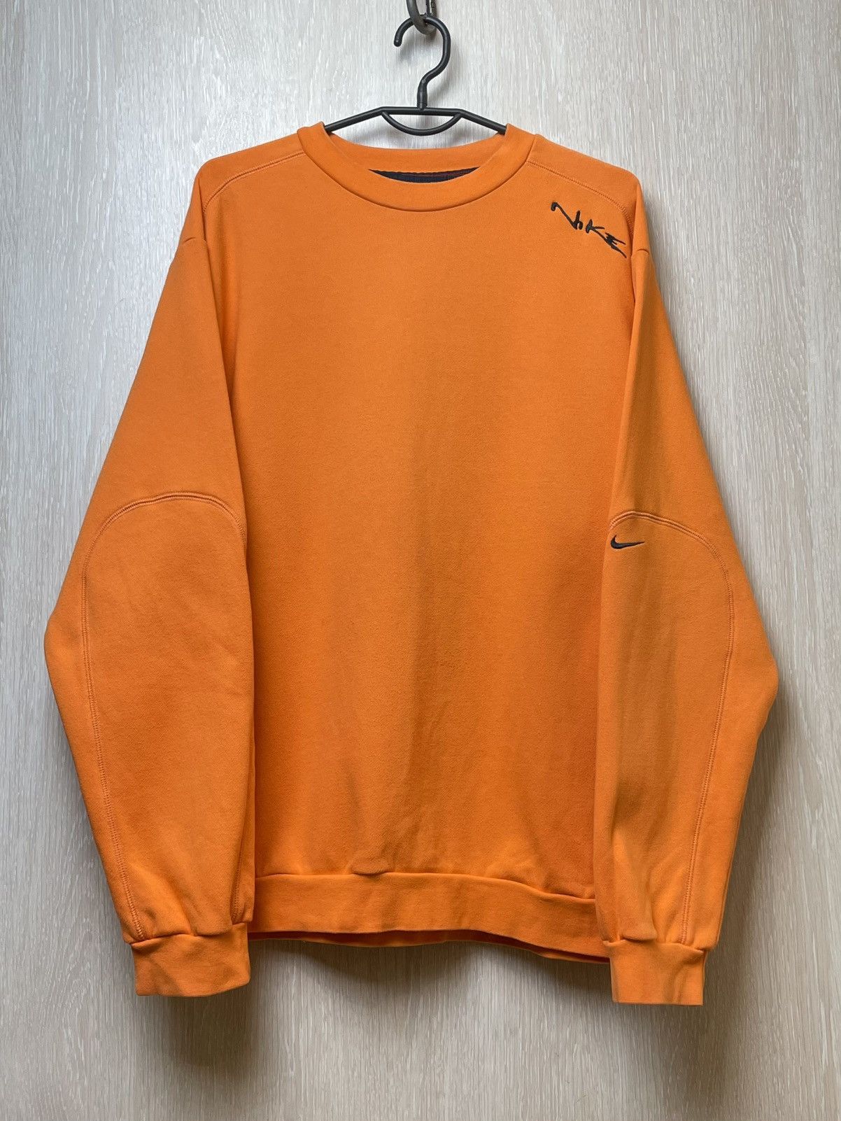 Nike Rare Vintage Nike Logo Sweatshirt Boxy Size US L / EU 52-54 / 3 - 1 Thumbnail