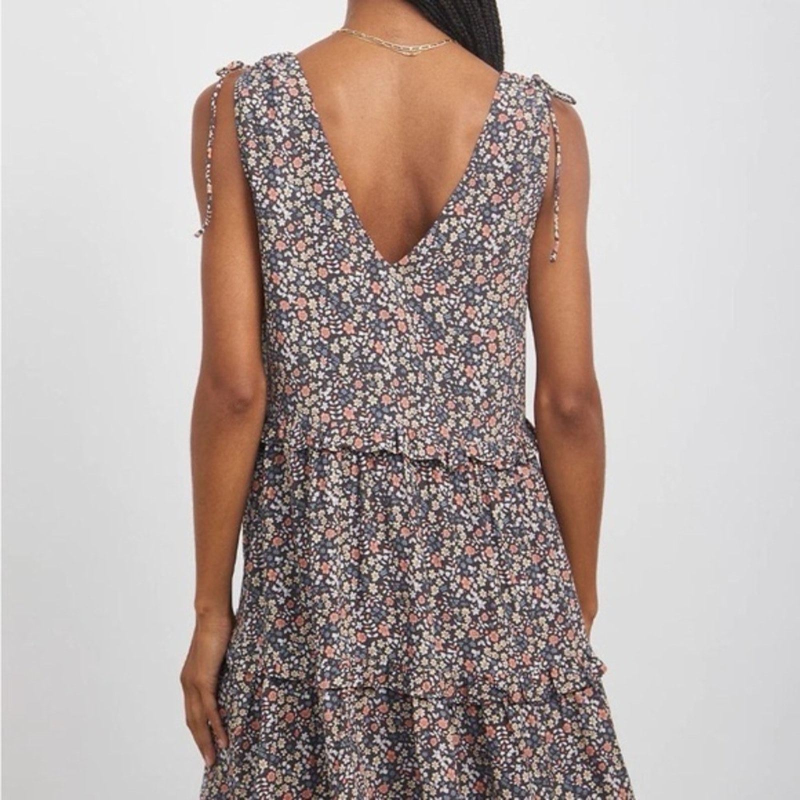 Rails Rails Janelle Floral VNeck Tiered Mini Dress Womens Medium Size M / US 6-8 / IT 42-44 - 6 Thumbnail