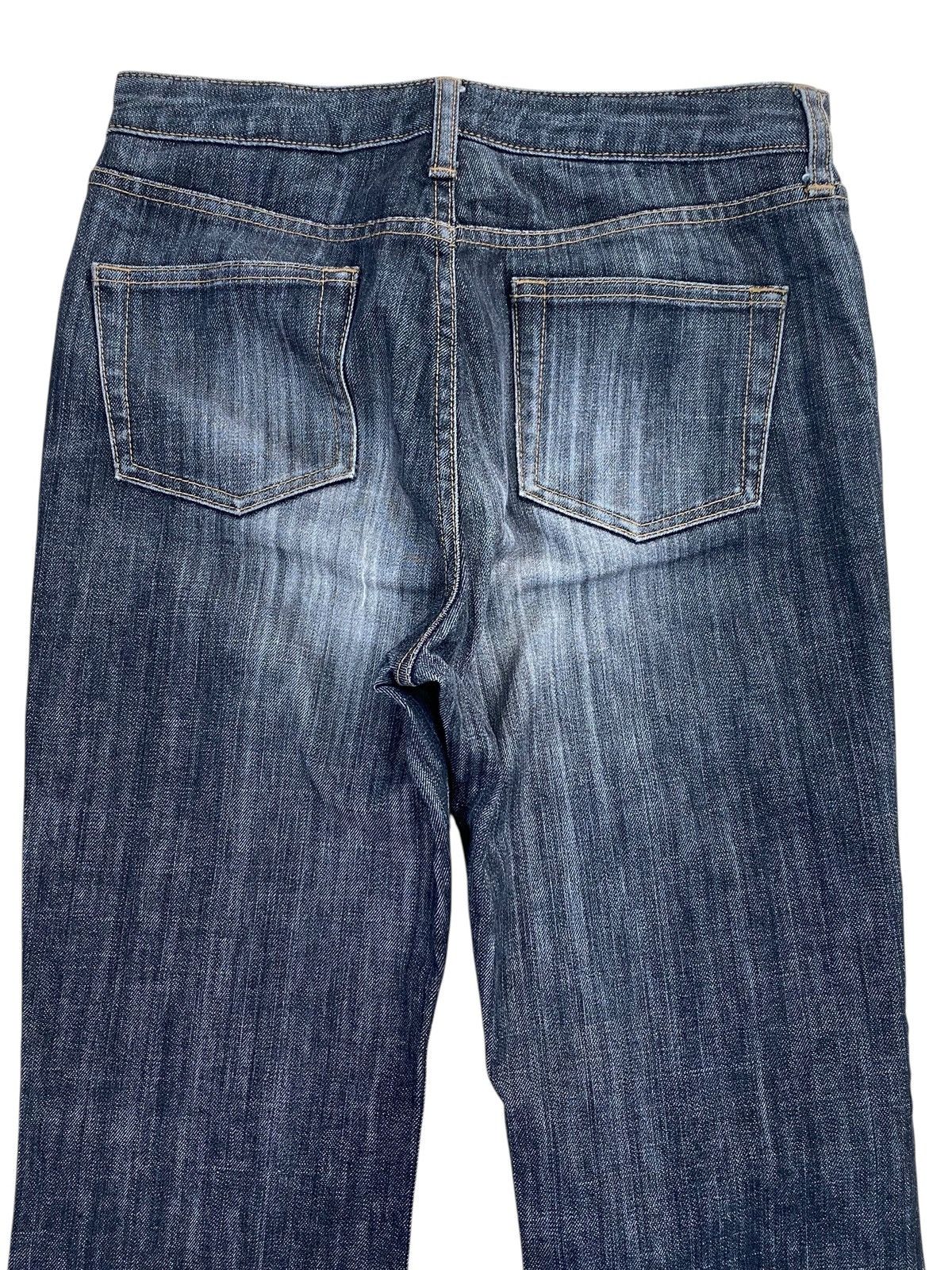 Uniqlo Uniqlo Faded Wash Style Flare Jeans Size US 28 / EU 44 - 4 Thumbnail