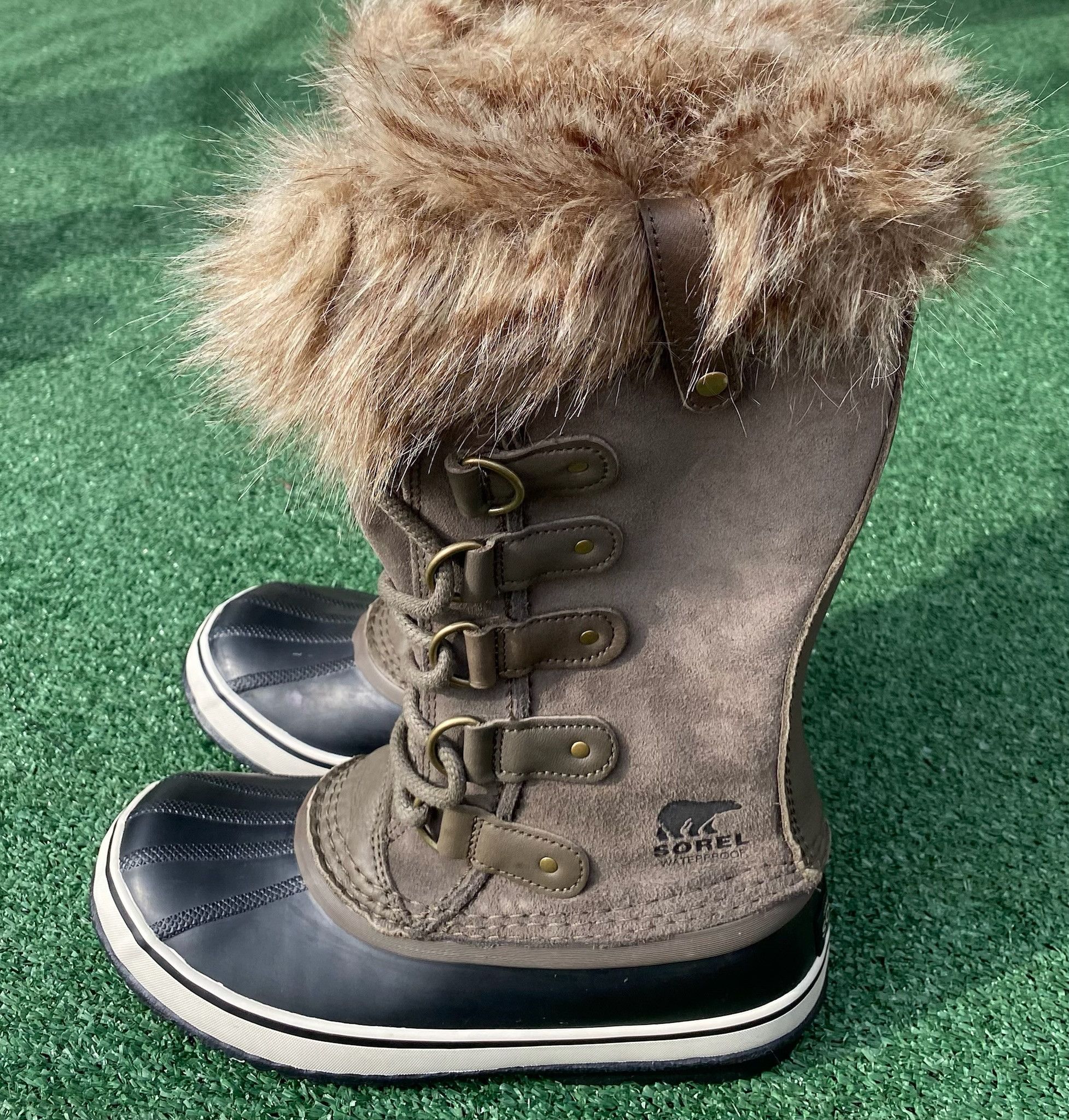 SOREL Sorel Joan Of Arctic Grey Suede Faux Fur Trimmed Boots 7.5 Size US 7.5 / IT 37.5 - 2 Thumbnail