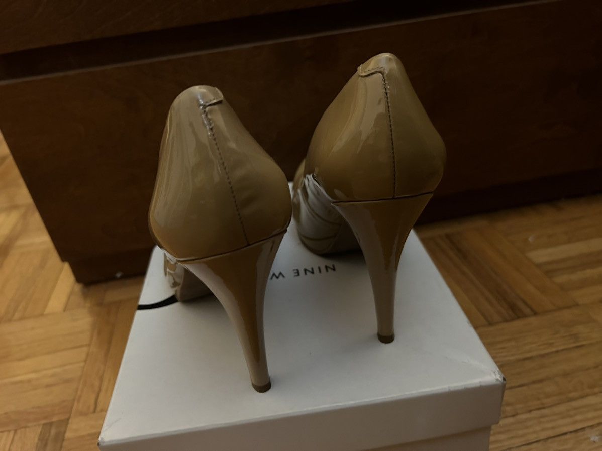 Nine West Nine West Taupe Platform Pumps Size US 9.5 / IT 39.5 - 2 Thumbnail