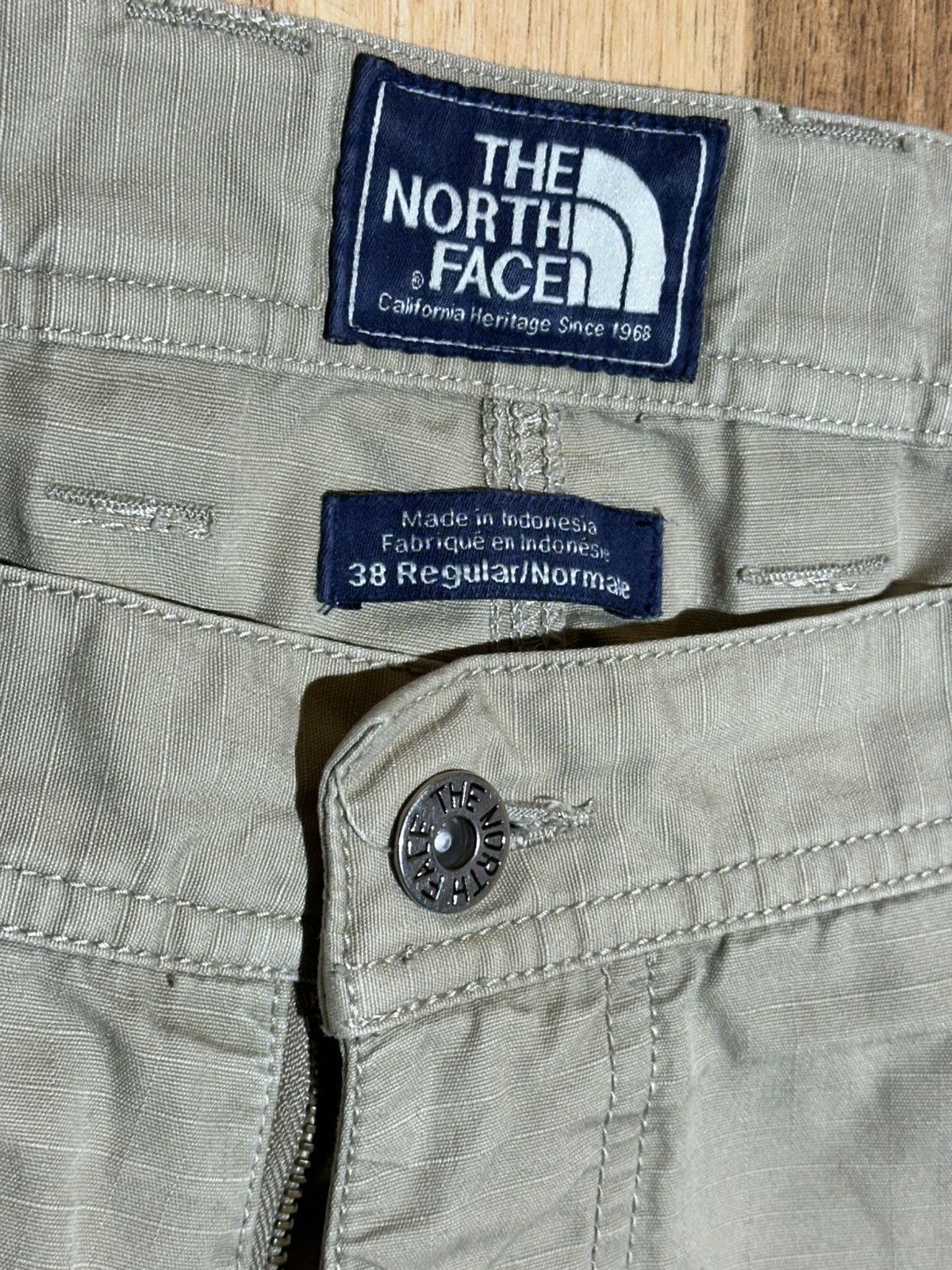 The North Face The North Face light brown Cargo Shorts Size US 38 / EU 54 - 3 Thumbnail