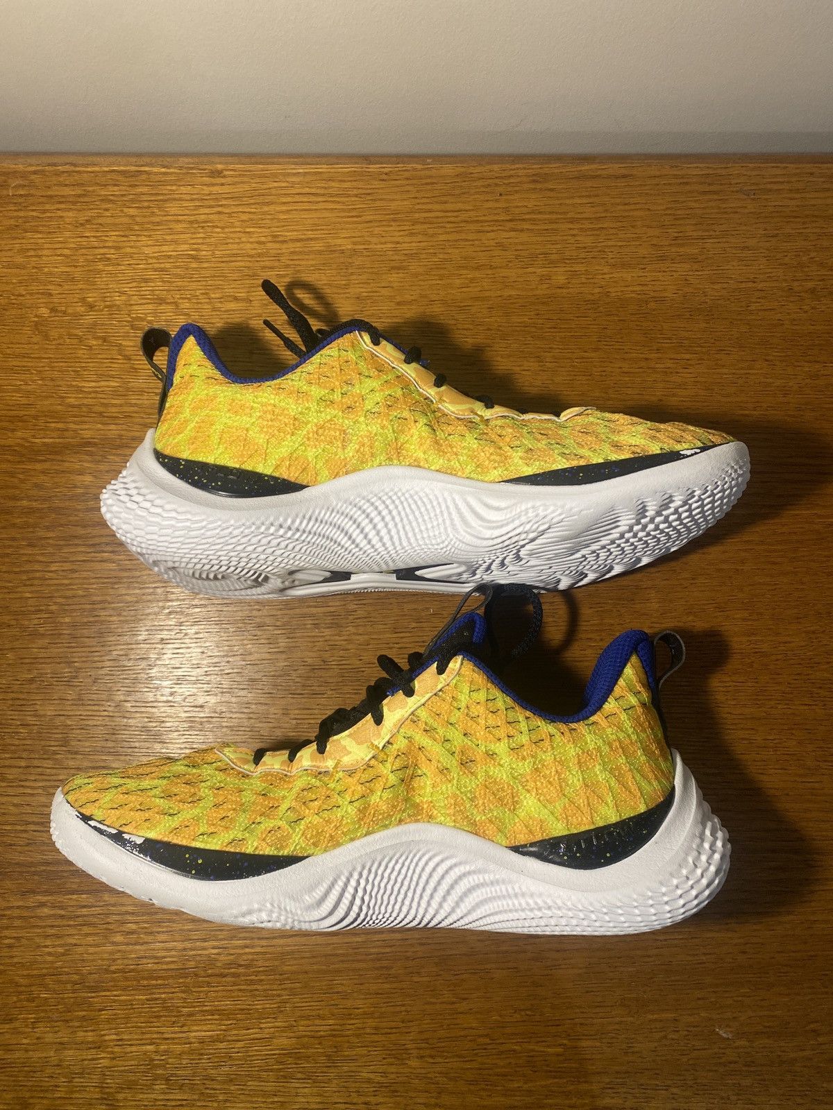 Under Armour Curry 10 “Bang Bang” Size US 14 / EU 47 - 3 Thumbnail