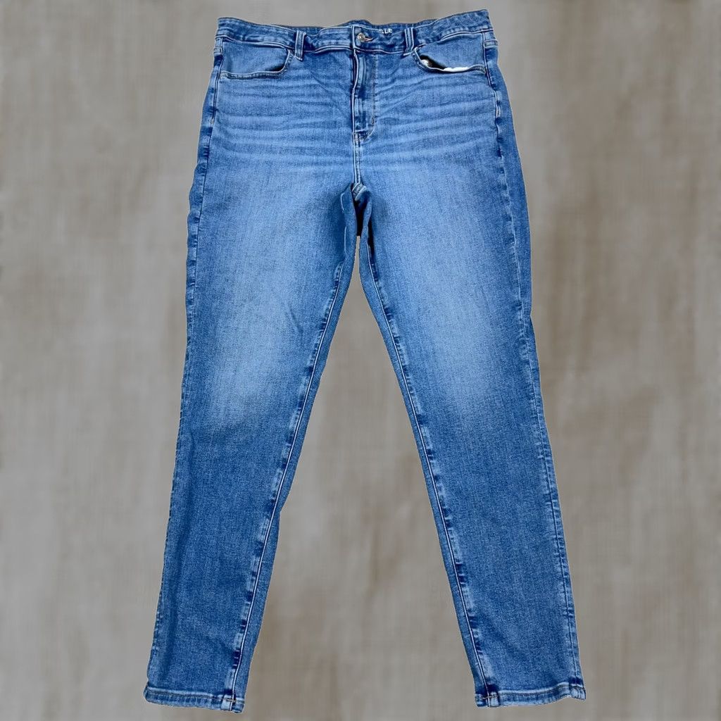 American Eagle Outfitters American Eagle Outfitters Jeans Women 18 Super High Rise Jegging Med Wash Size 40" / US 18 - 1 Thumbnail