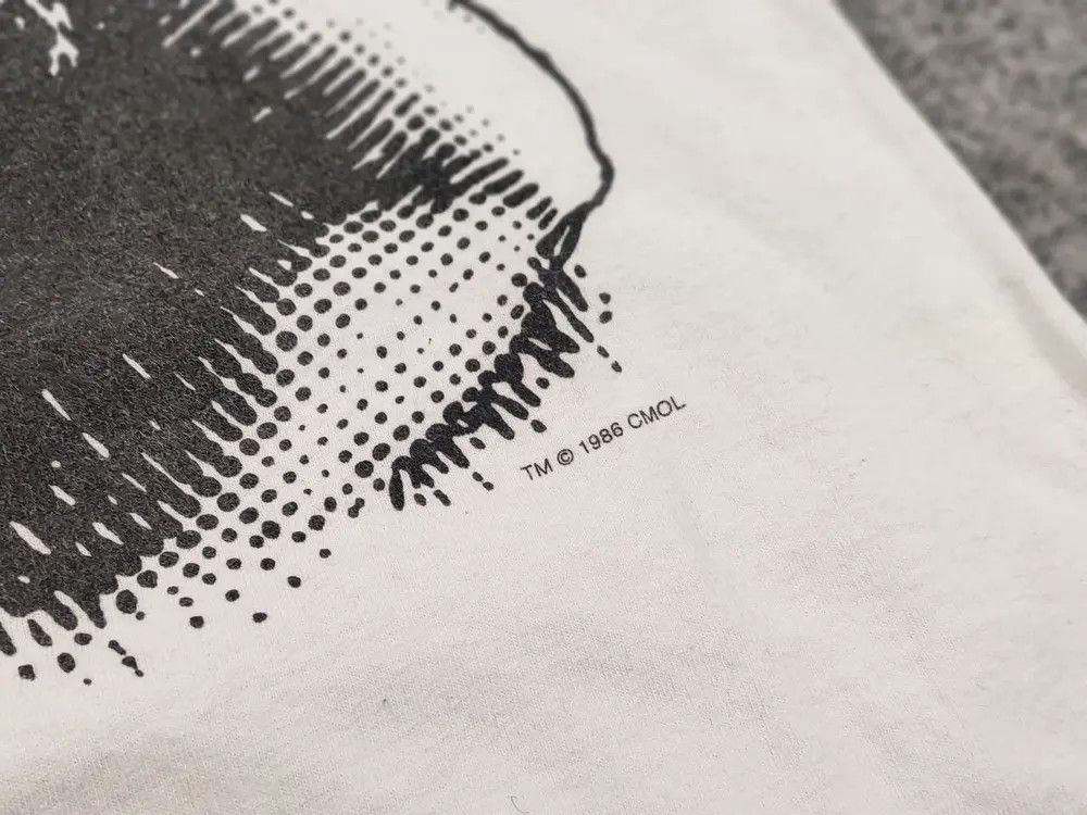Vintage Vintage 86's Les Miserables London T Shirt All Over Print Size US M / EU 48-50 / 2 - 4 Thumbnail