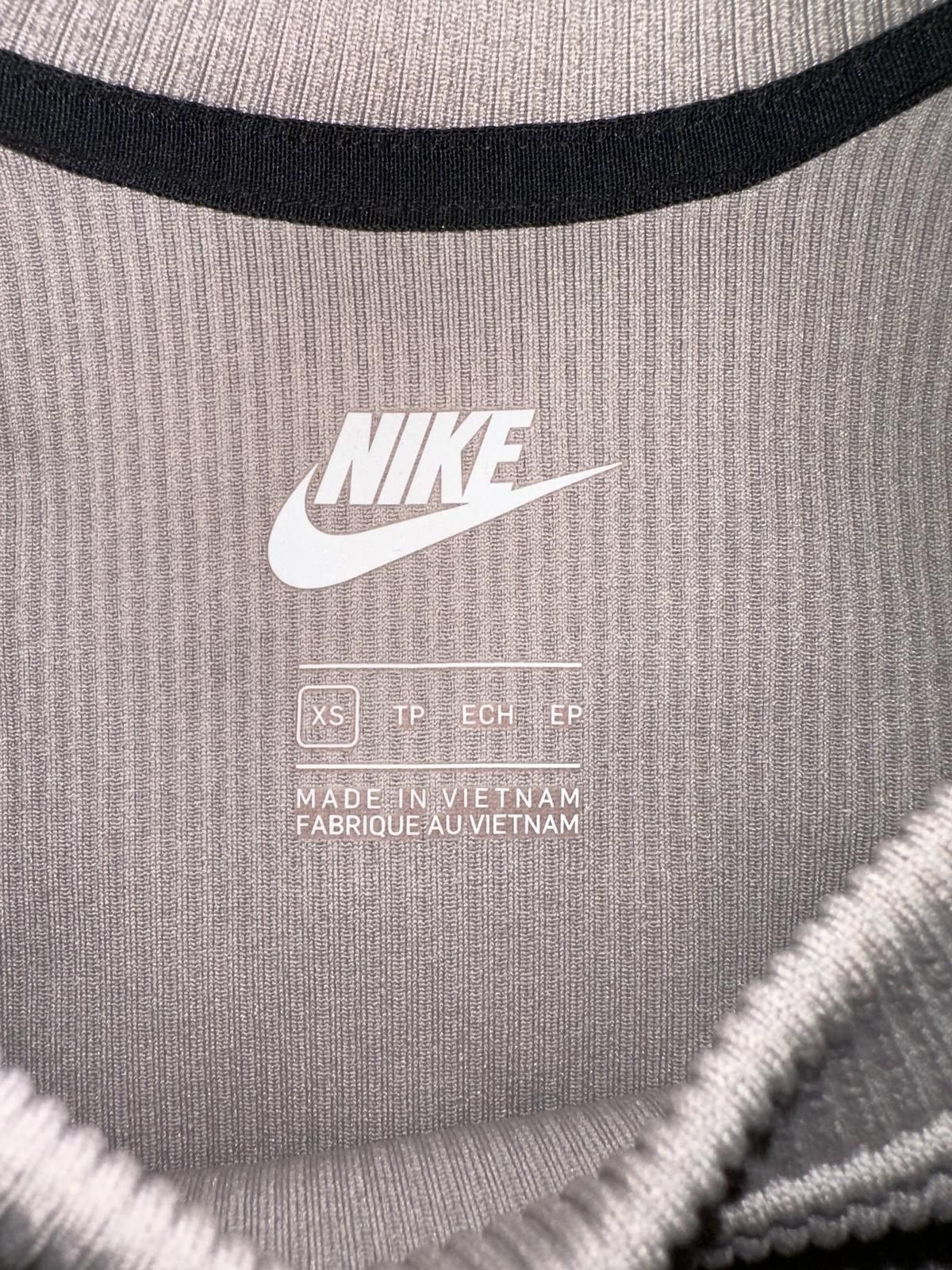 Nike Nike Sportswear Women’s Just Do It Yogo Workout Long Sleeve Crop Top Size XS / US 0-2 / IT 36-38 - 3 Thumbnail