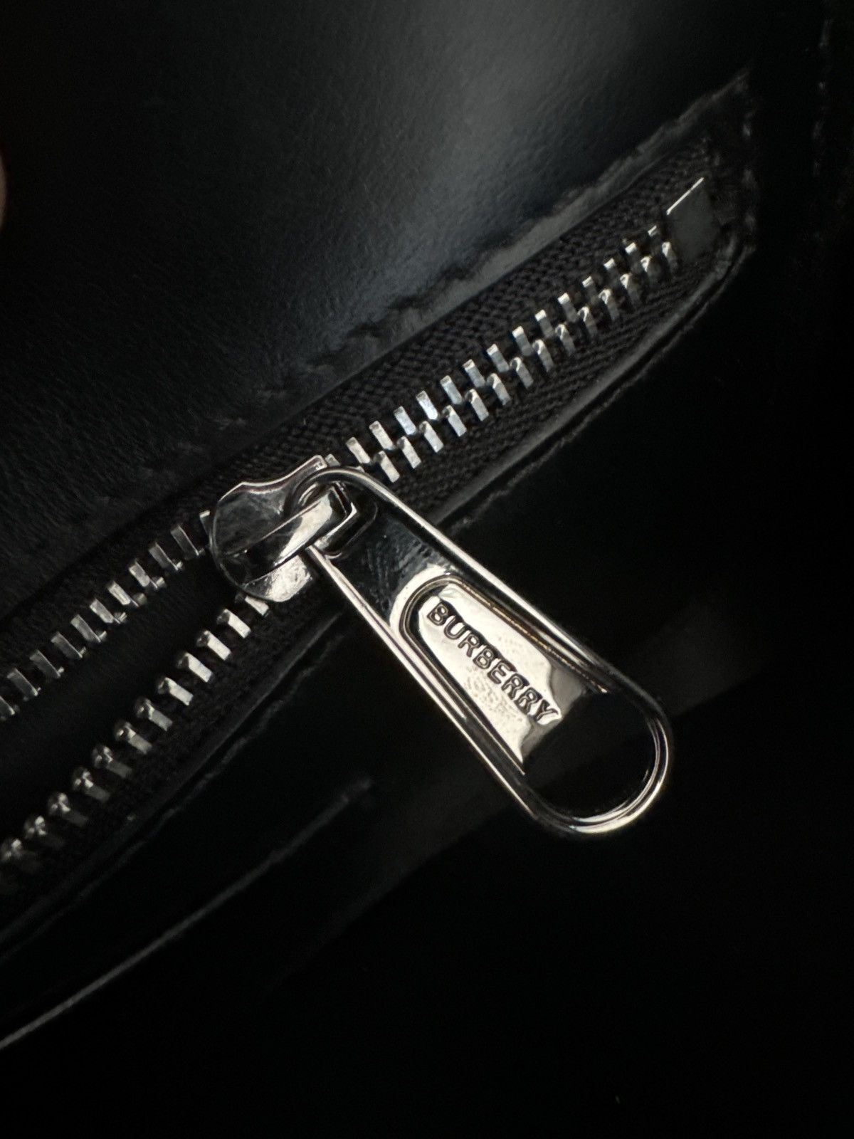 Burberry RARE Designer Burberry Monogram Messenger Bag Size ONE SIZE - 9 Thumbnail