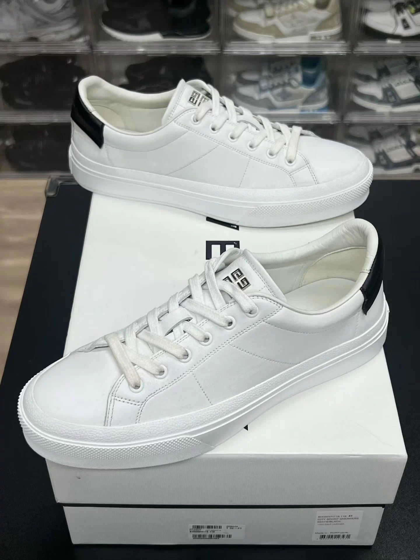 Givenchy Givenchy low-top 41 EU sneakers box exc cond sl sole wear Size US 8 / EU 41 - 1 Thumbnail