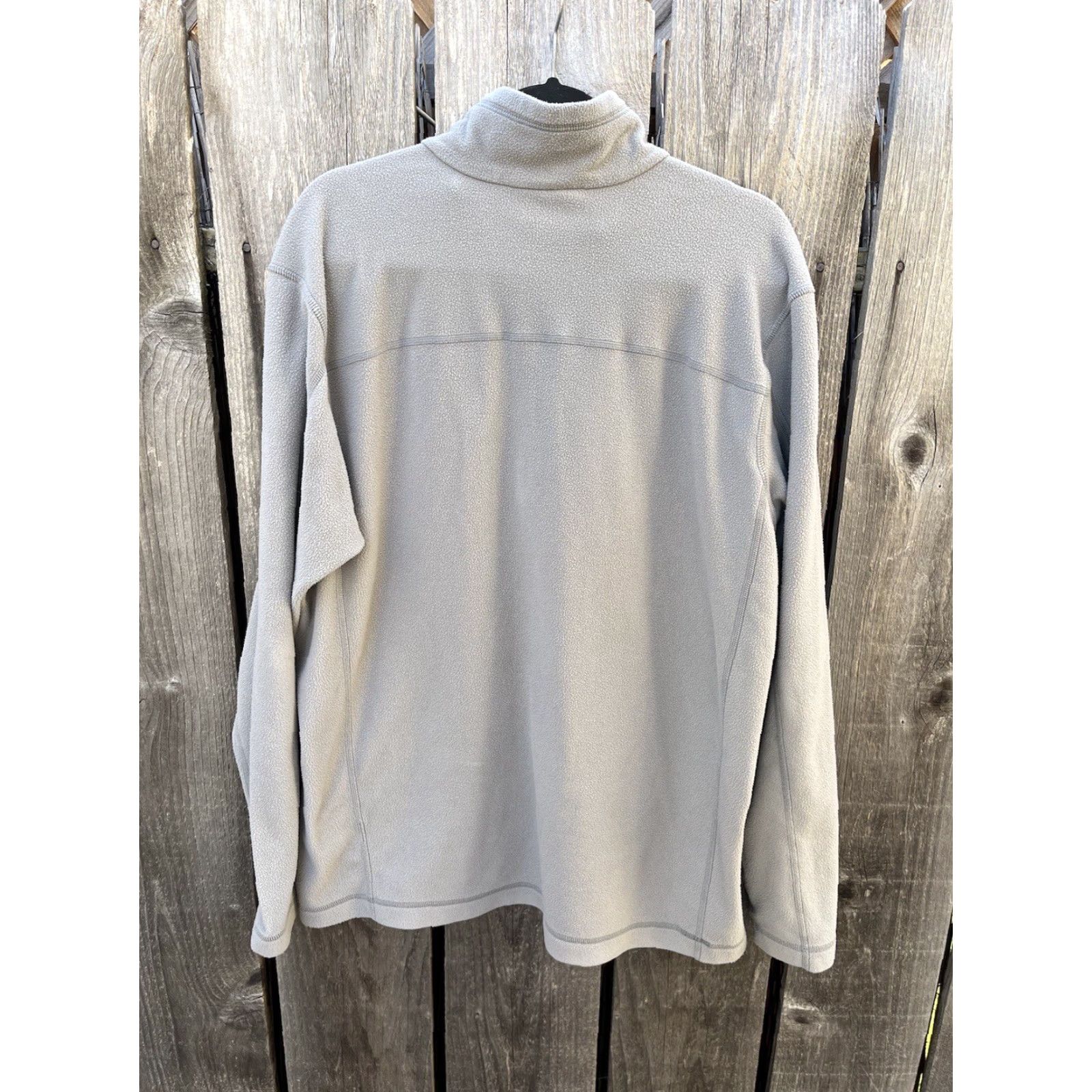 Patagonia Patagonia Pullover Sweatshirt Gray Solid XL Zip Pocket Poly Stretch Outdoor Mens Knit-Short Sleeve? Size US XL / EU 56 / 4 - 6 Thumbnail