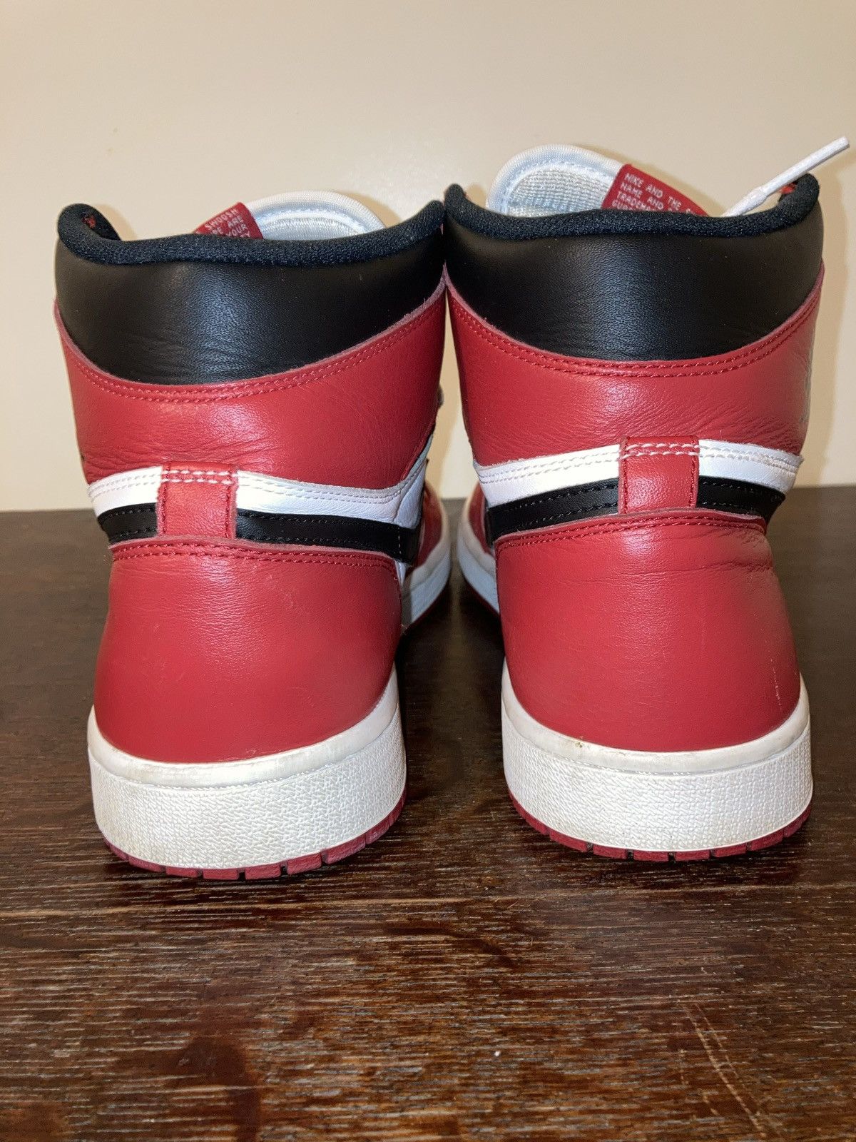Jordan Brand Air Jordan 1 Retro High OG ‘Chicago’ 2015 Size US 12 / EU 45 - 5 Thumbnail