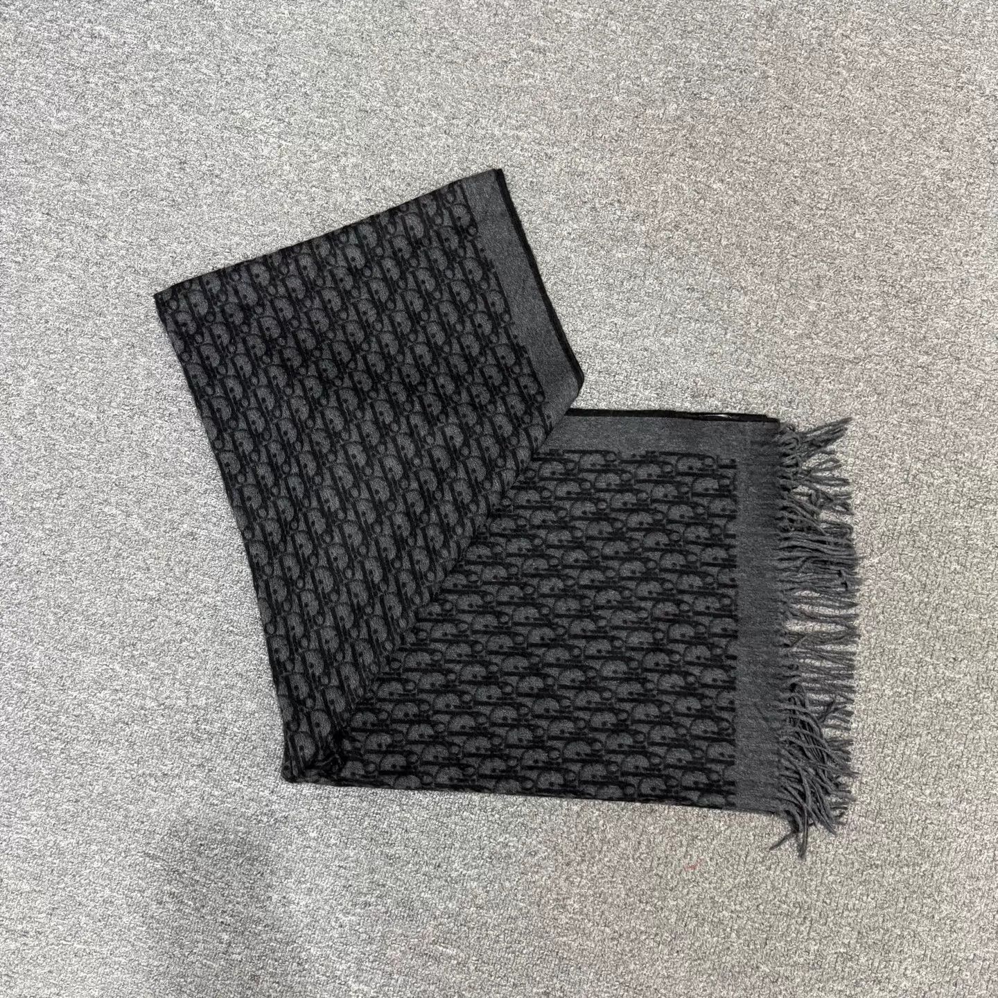 Dior Dior gray full logo scarf unworn Size ONE SIZE - 3 Thumbnail