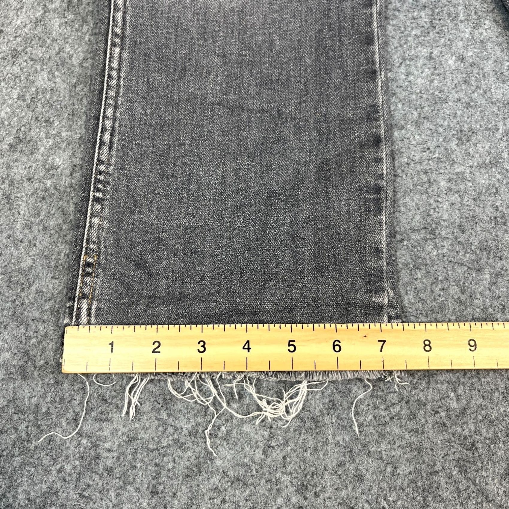 7 For All Mankind 7 For All Mankind Jeans Cropped Womens 10 Light Grey Denim Stretch 7 For All Mankind Jeans Cropped Womens 10 Light Grey Denim Stretch Size 32" / US 10 / IT 46 - 3 Thumbnail