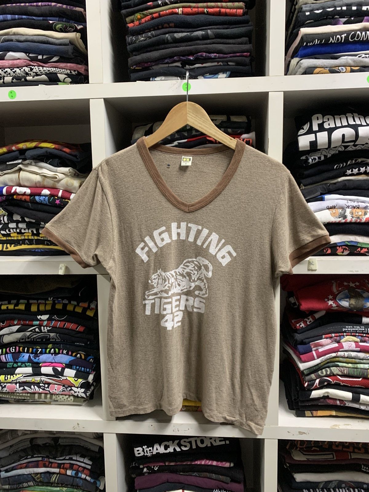 Russell Athletic × Vintage Vintage 90’s Fighting Tiger 42 T-Shirt Size US M / EU 48-50 / 2 - 1 Thumbnail