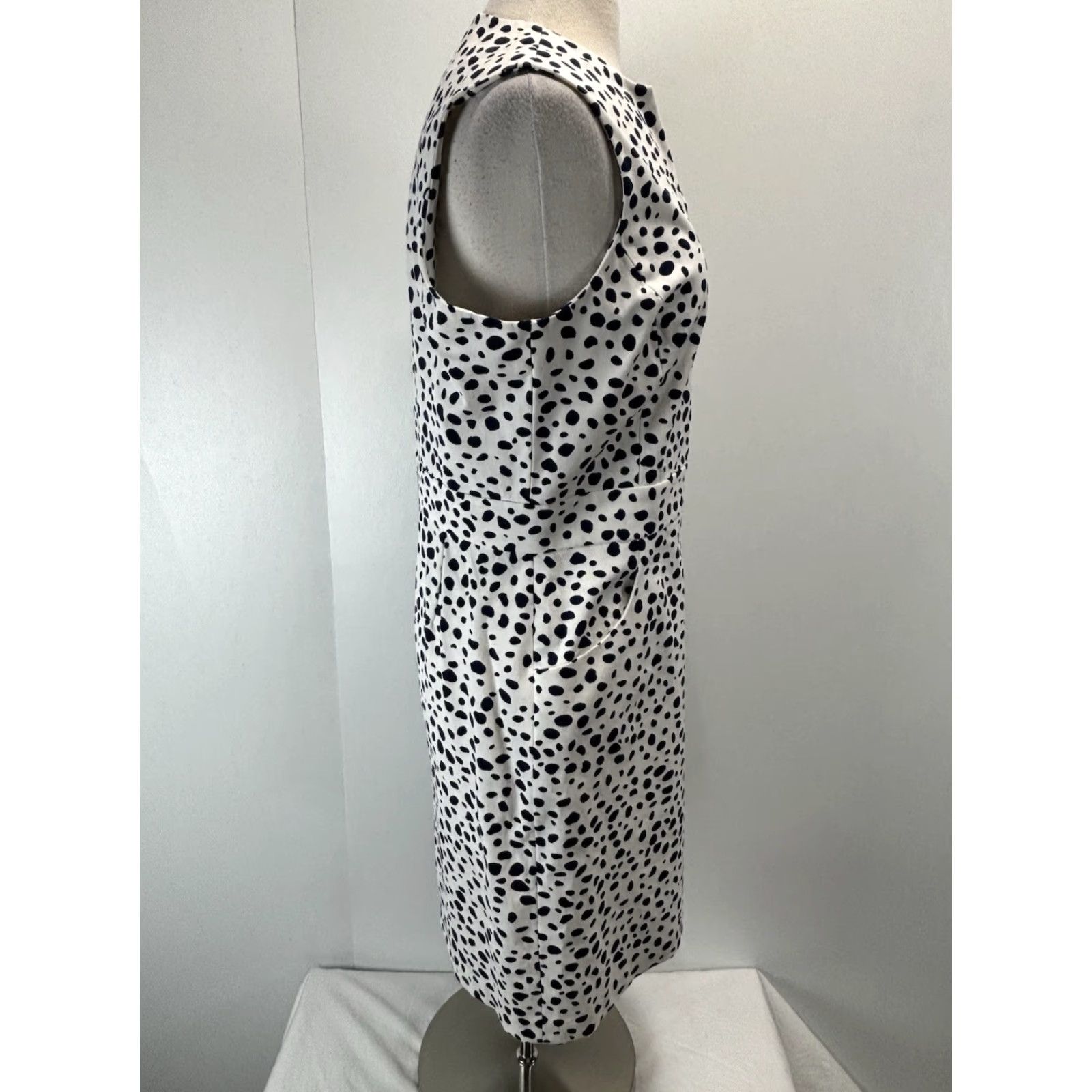 J.McLaughlin J. McLaughlin Hudson Sheath Dress Women’s Size 12 White Navy Polka Dot Casual Sleeveless with Pockets Size XL / US 12-14 / IT 48-50 - 4 Thumbnail