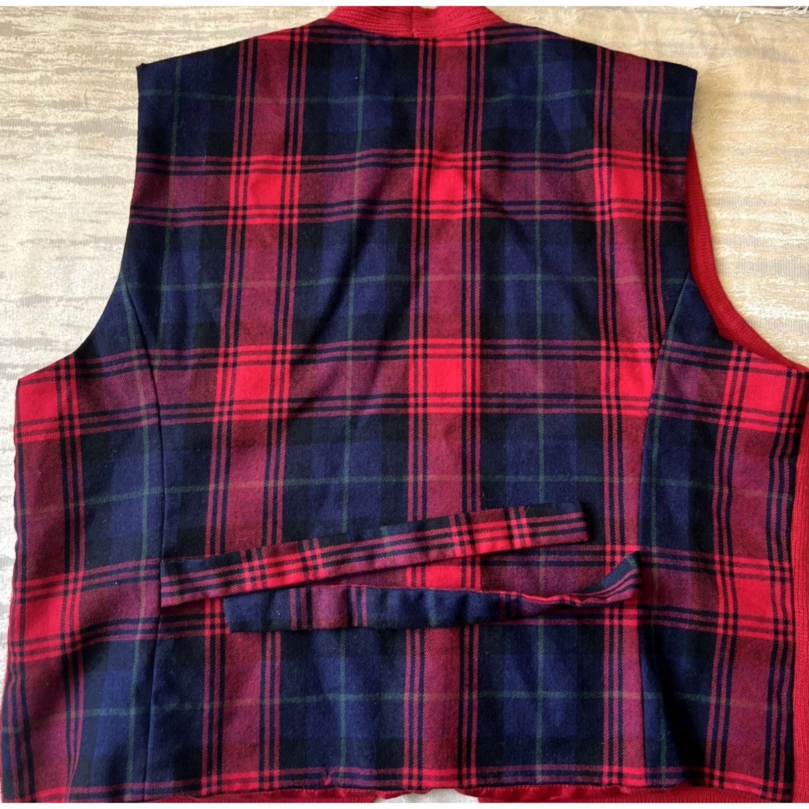 Vintage VINTAGE Nygard Collection Vest Plaid Pattern Women’s Medium Red Wool Lambs Wool Vest M Women Size M / US 6-8 / IT 42-44 - 6 Thumbnail
