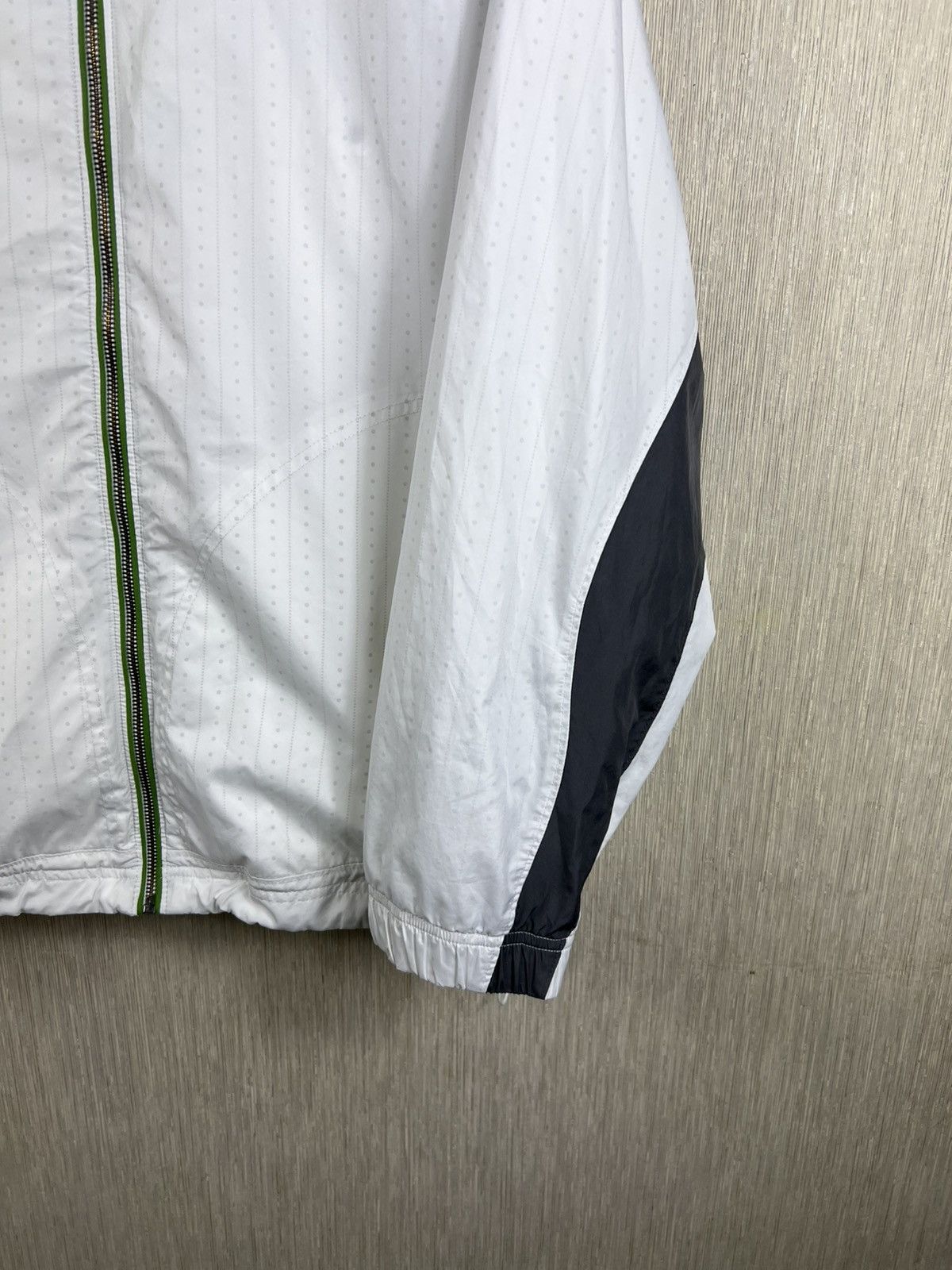 Jordan Brand Vintage Nike Jordan brand y2k light jacket windbreaker retro Size US L / EU 52-54 / 3 - 6 Thumbnail