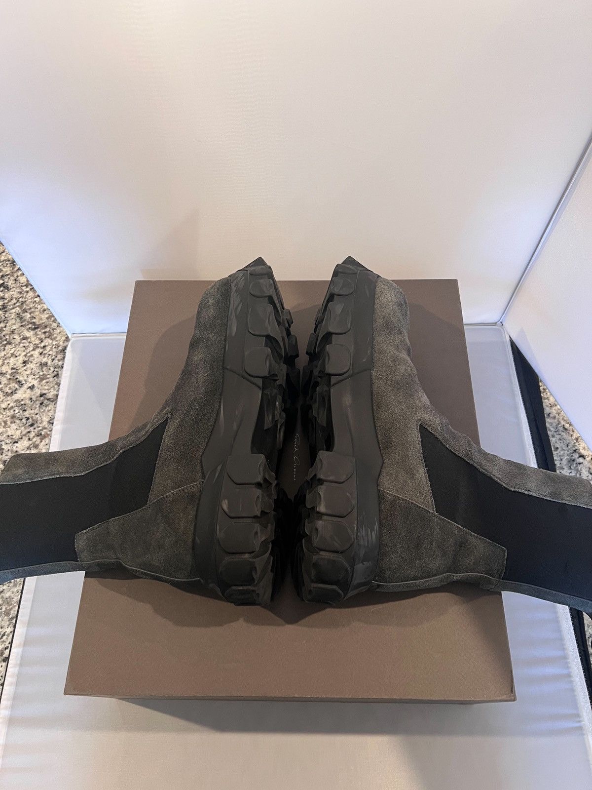 Rick Owens Rick Owens Grey Suede Beatle Bozo Tractor boots Size US 10.5 / EU 43-44 - 5 Thumbnail