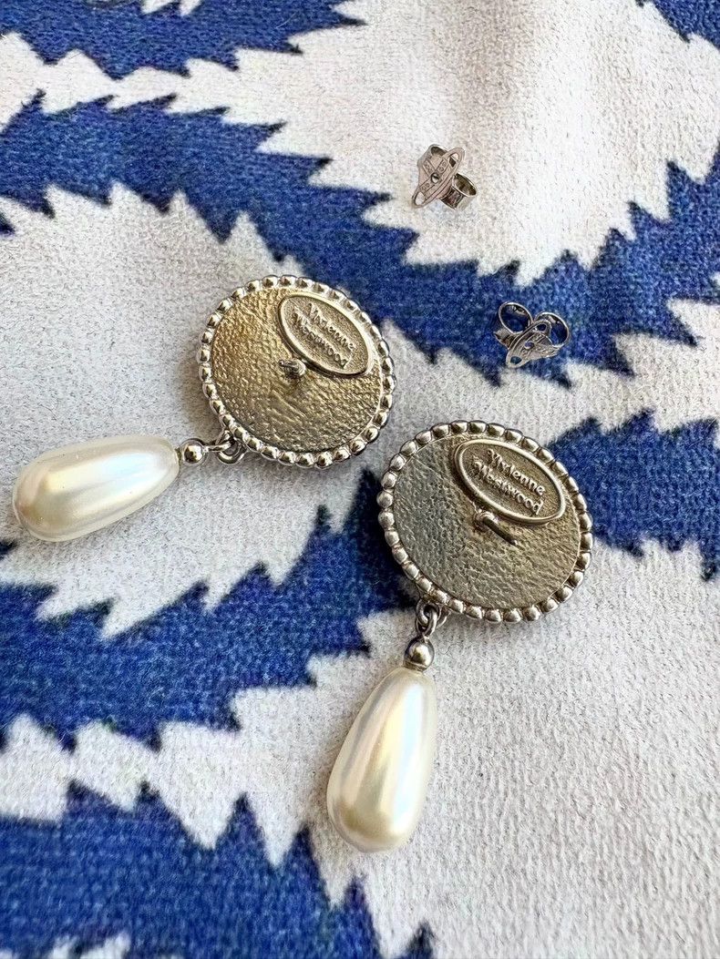 Vivienne Westwood Vivienne Westwood Red pearl enamel stud earrings Size ONE SIZE - 8 Thumbnail