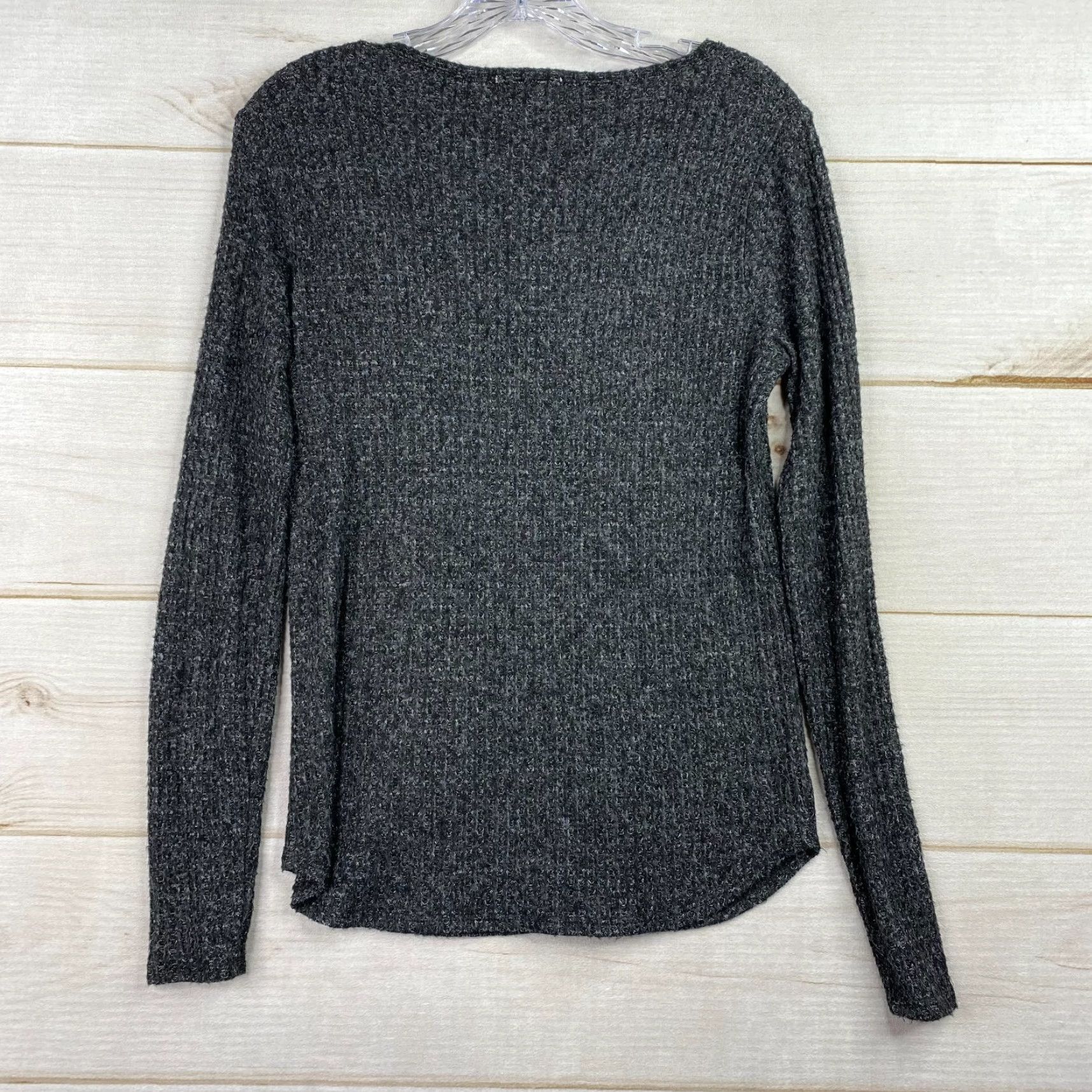 Vintage SOCIALITE Socialite Top Womens S Gray Black Long Sleeve Knit V Neck Stretch Waffle Weave Shirt Adult S Gray Womens Socialite Top Size S / US 4 / IT 40 - 2 Thumbnail