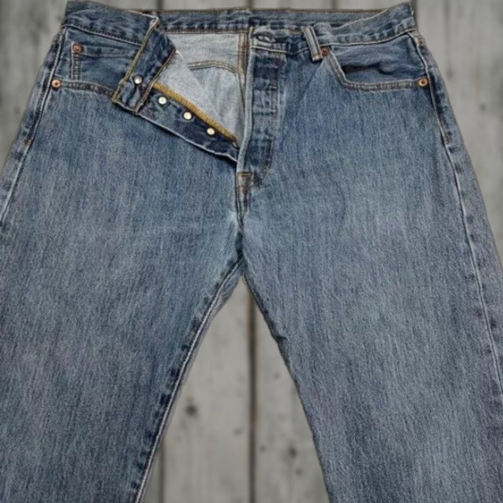 VINTAGE Levi’s 501 Jeans Button Fly Men’s 34x30 Blue Denim Straight Leg Y2K Fade USA 90s